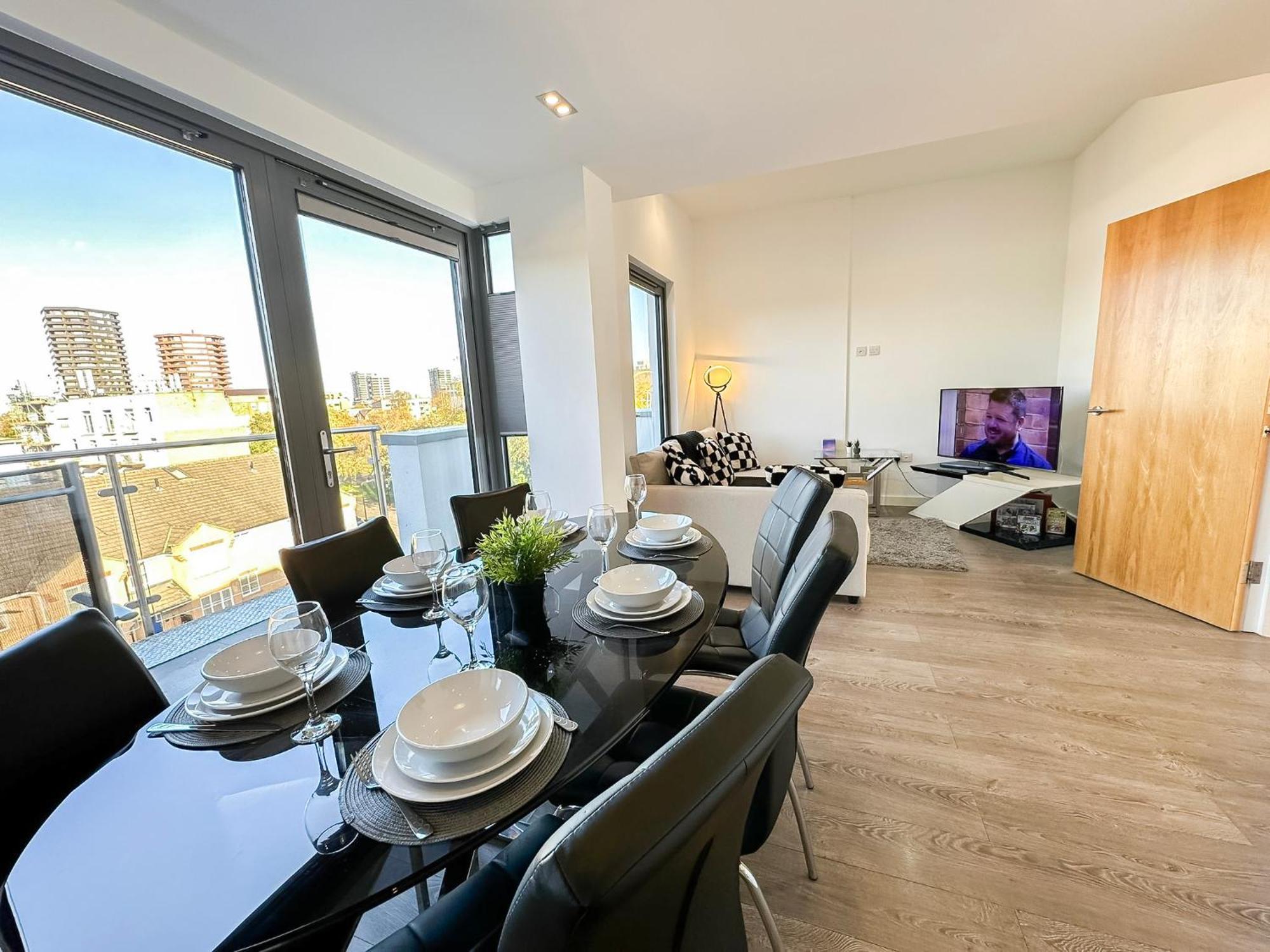 Contemporary With Private Terraces In Shoreditch, Hoxton, Islington