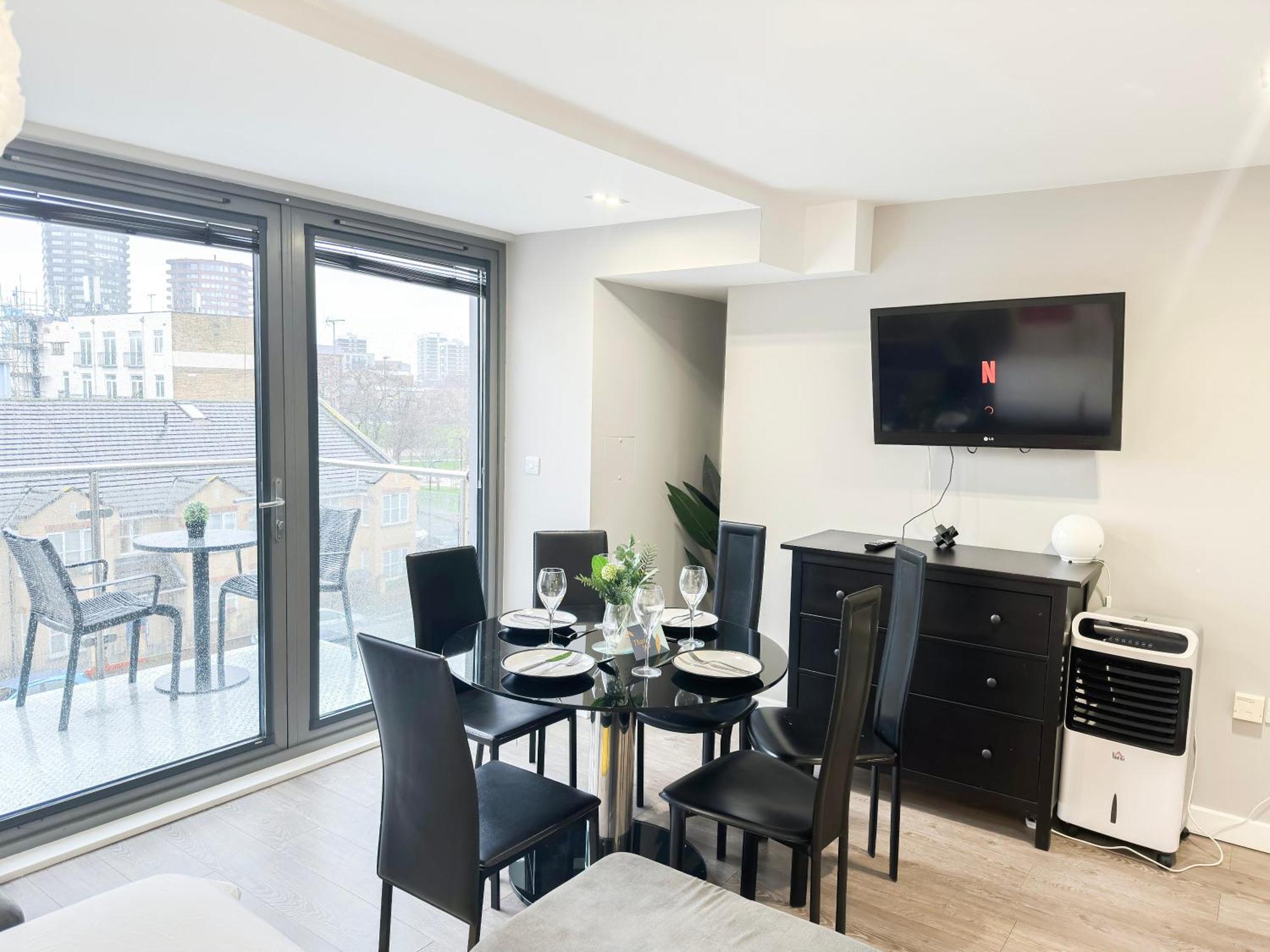 Contemporary With Private Terraces In Shoreditch, Hoxton, Islington