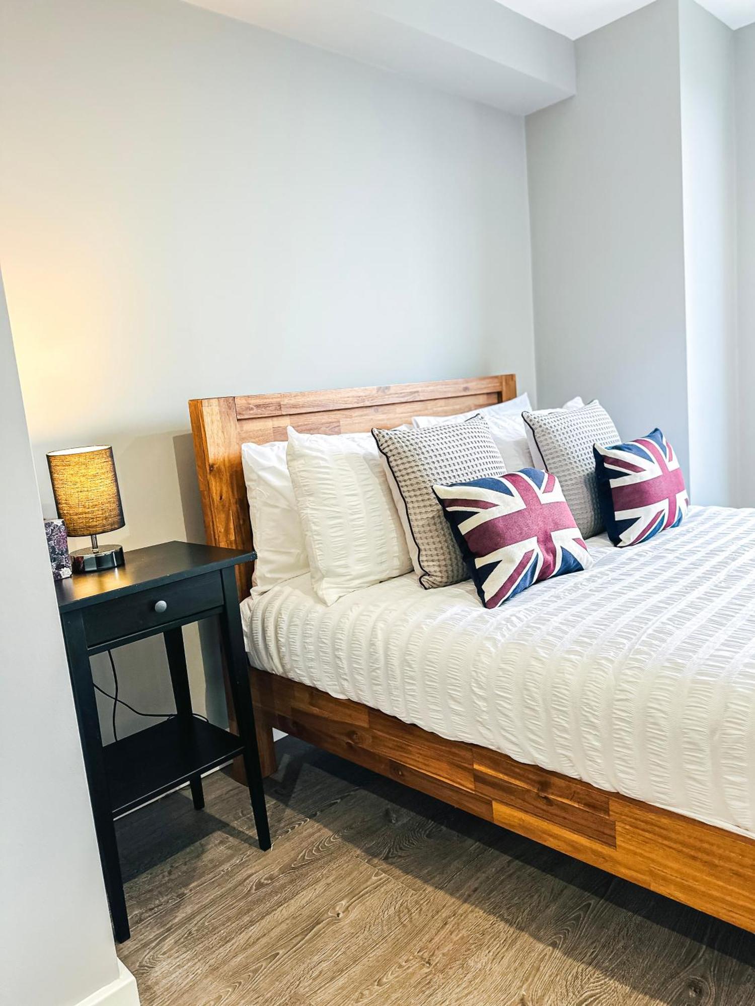 Contemporary With Private Terraces In Shoreditch, Hoxton, Islington