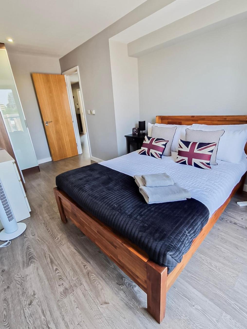 Contemporary With Private Terraces In Shoreditch, Hoxton, Islington Londres