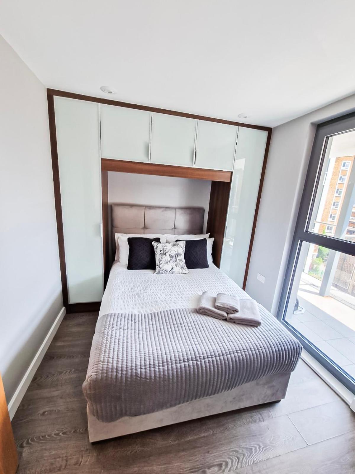 Contemporary With Private Terraces In Shoreditch, Hoxton, Islington Londres