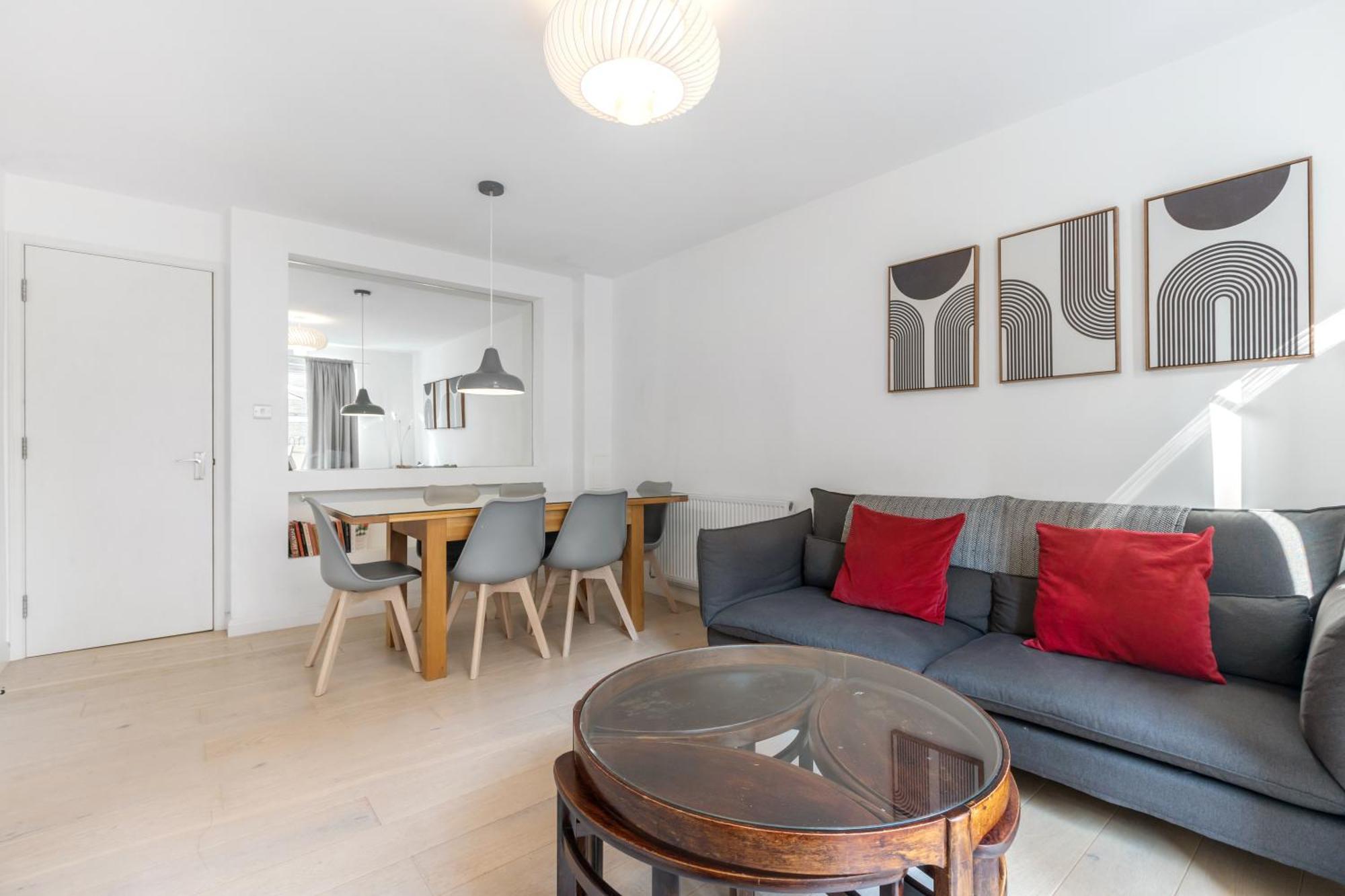 4 Bed 2 Bath - Modern Flat Right On Columbia Road! *