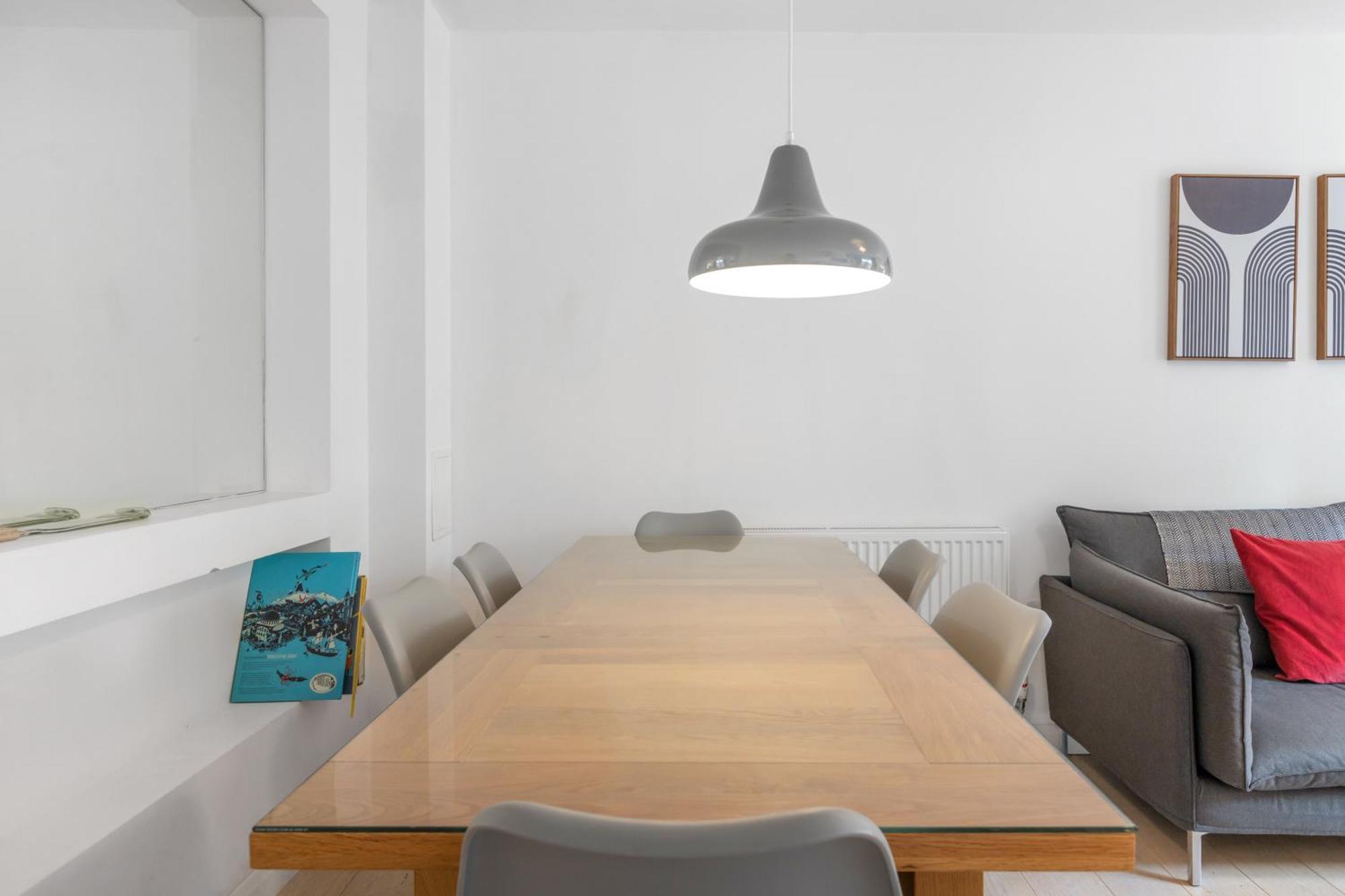 4 Bed 2 Bath - Modern Flat Right On Columbia Road! Holiday home London