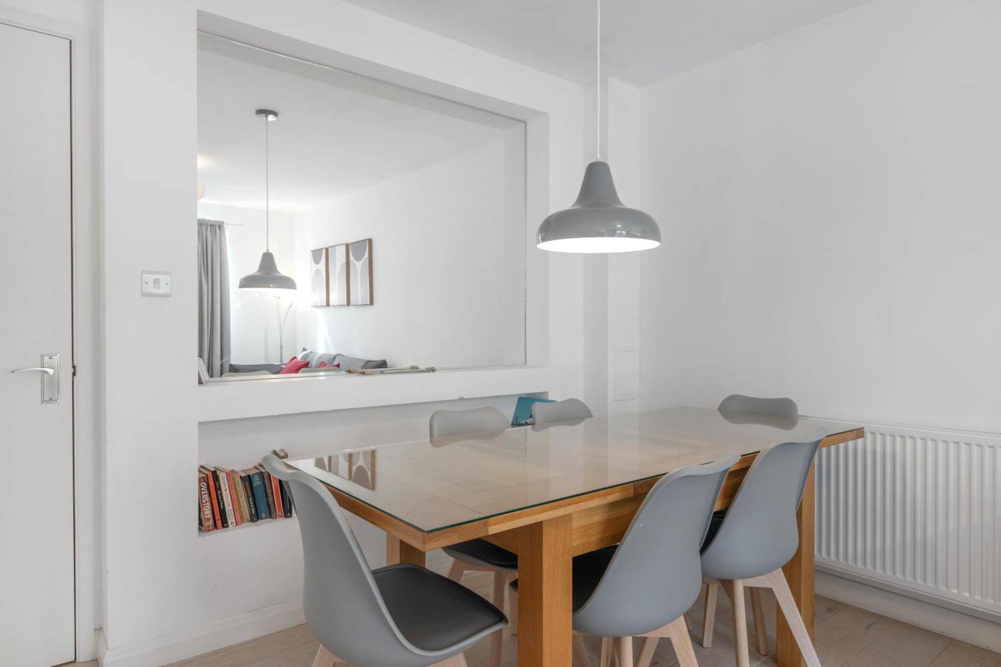 Holiday home 4 Bed 2 Bath - Modern Flat Right On Columbia Road!