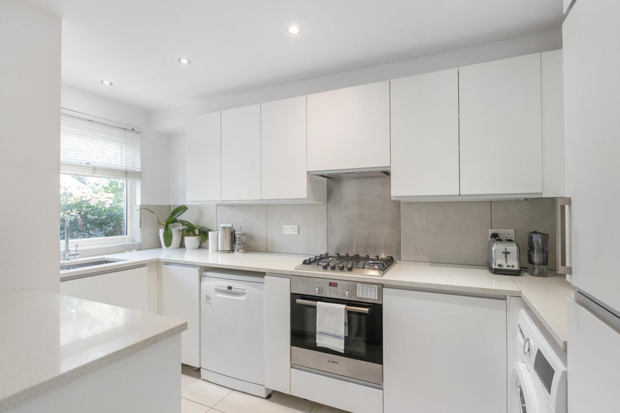 4 Bed 2 Bath - Modern Flat Right On Columbia Road! * London