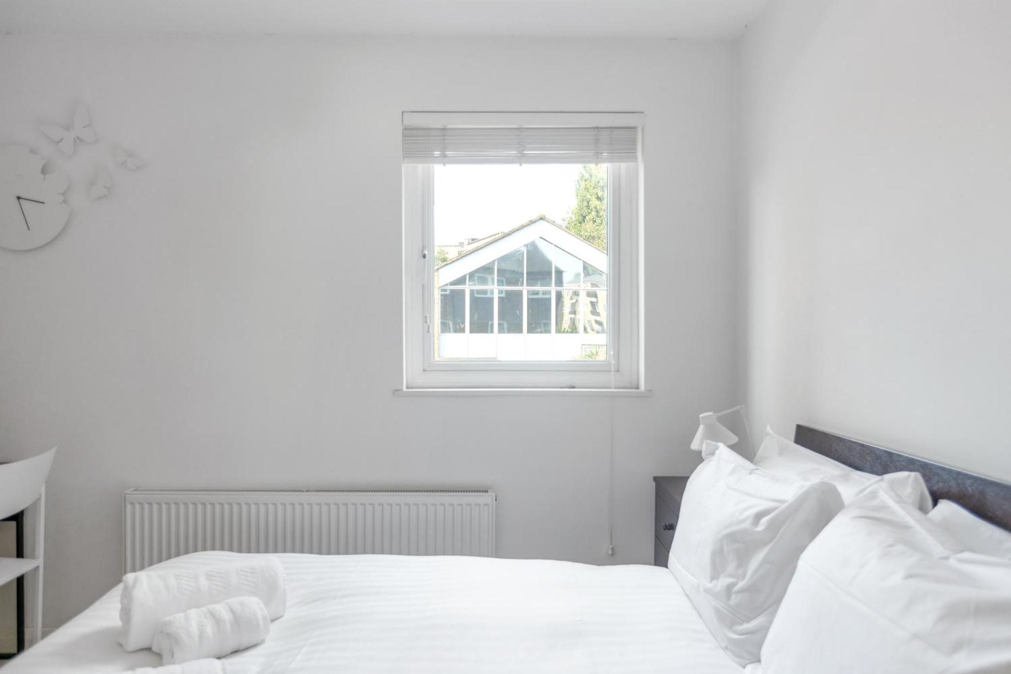 4 Bed 2 Bath - Modern Flat Right On Columbia Road! Holiday home *