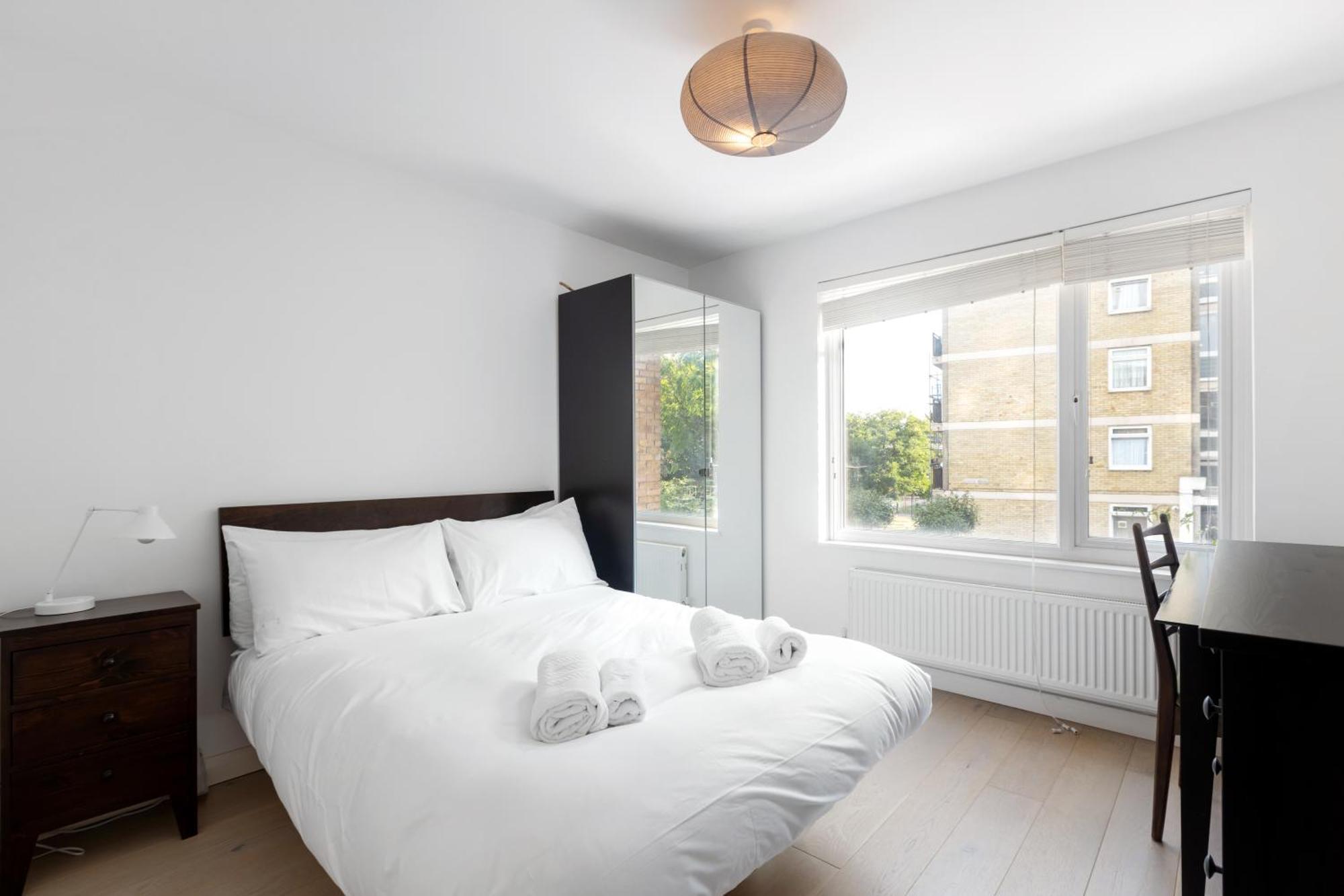 4 Bed 2 Bath - Modern Flat Right On Columbia Road! Holiday home London