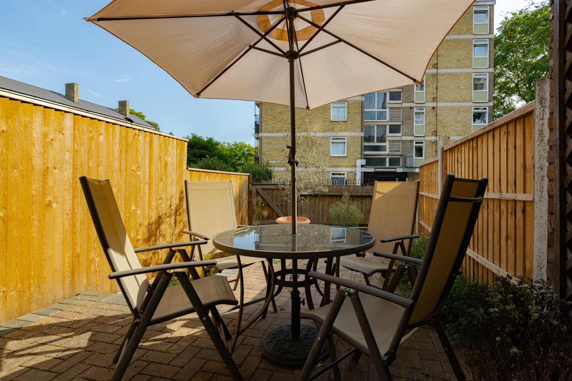 Holiday home 4 Bed 2 Bath - Modern Flat Right On Columbia Road! London