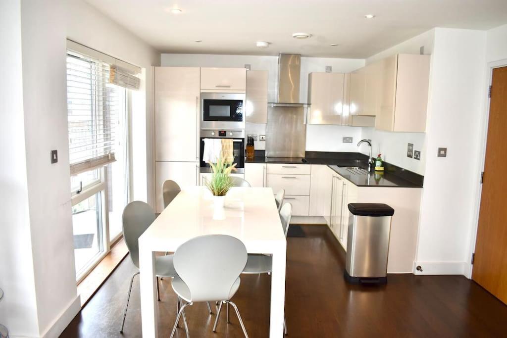 2 Bed In Southwark Apartamento