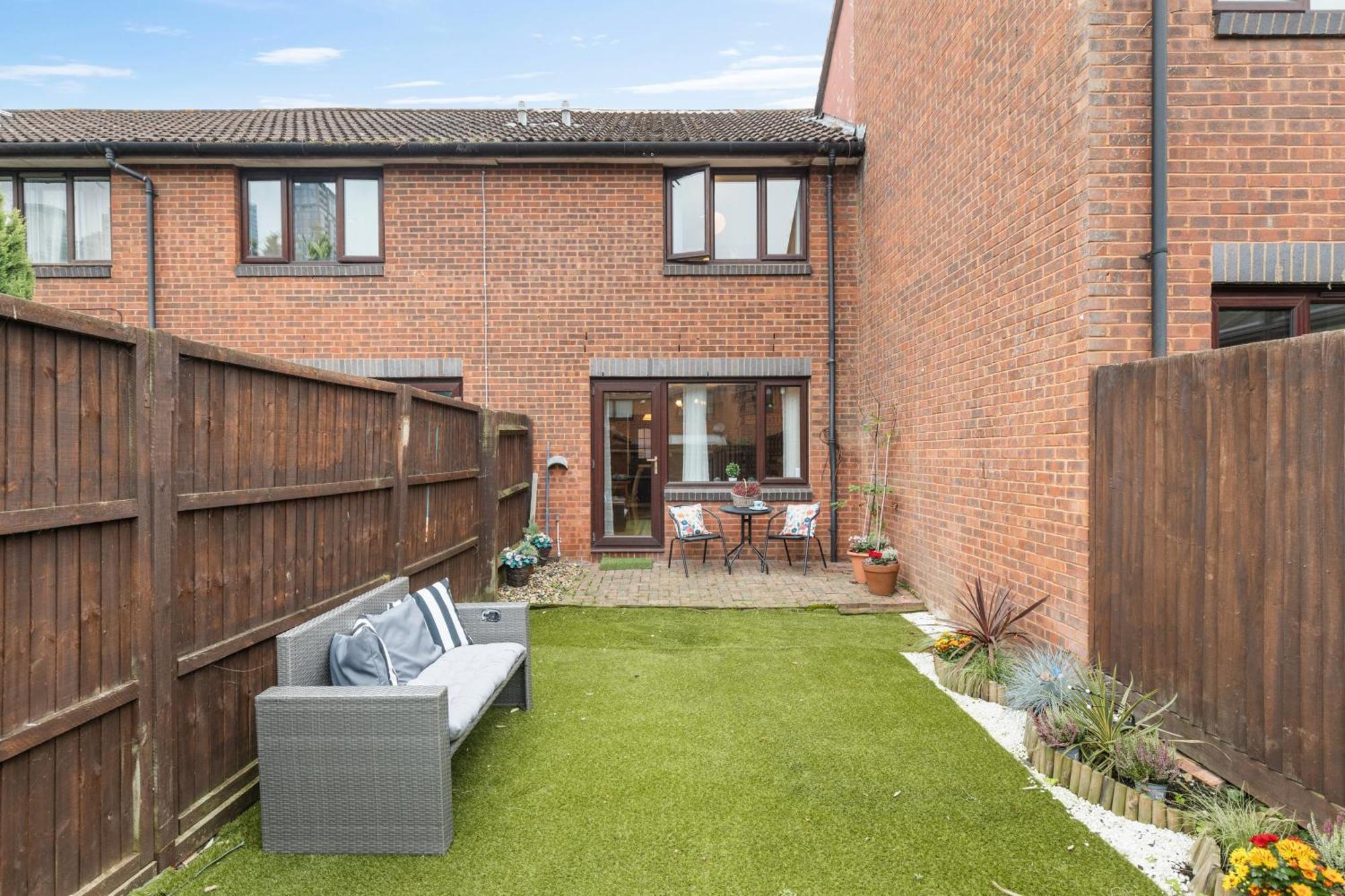 Cosy Canary Wharf House *