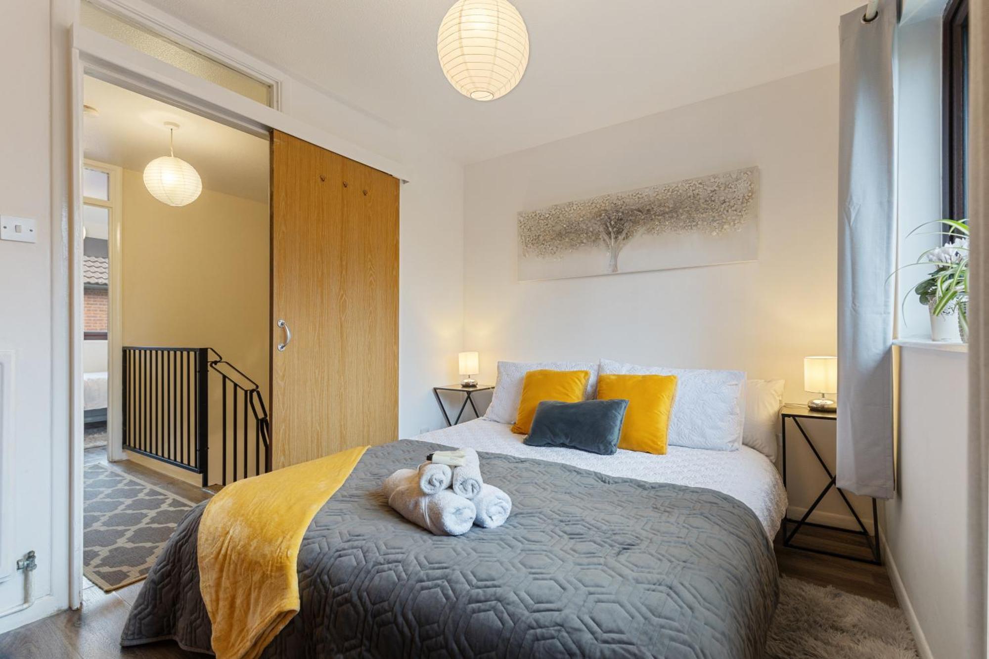 Cosy Canary Wharf House * London