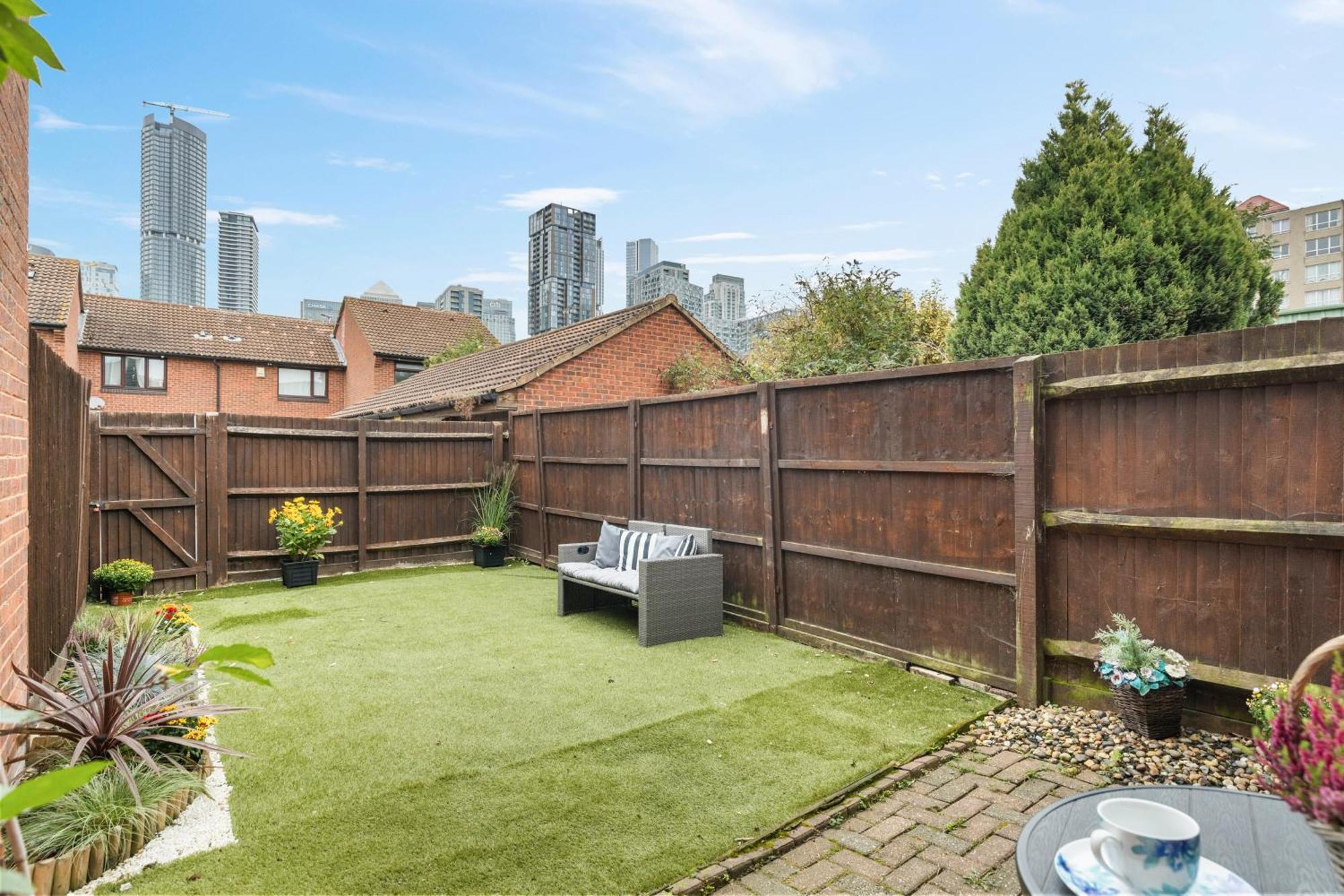 Cosy Canary Wharf House *