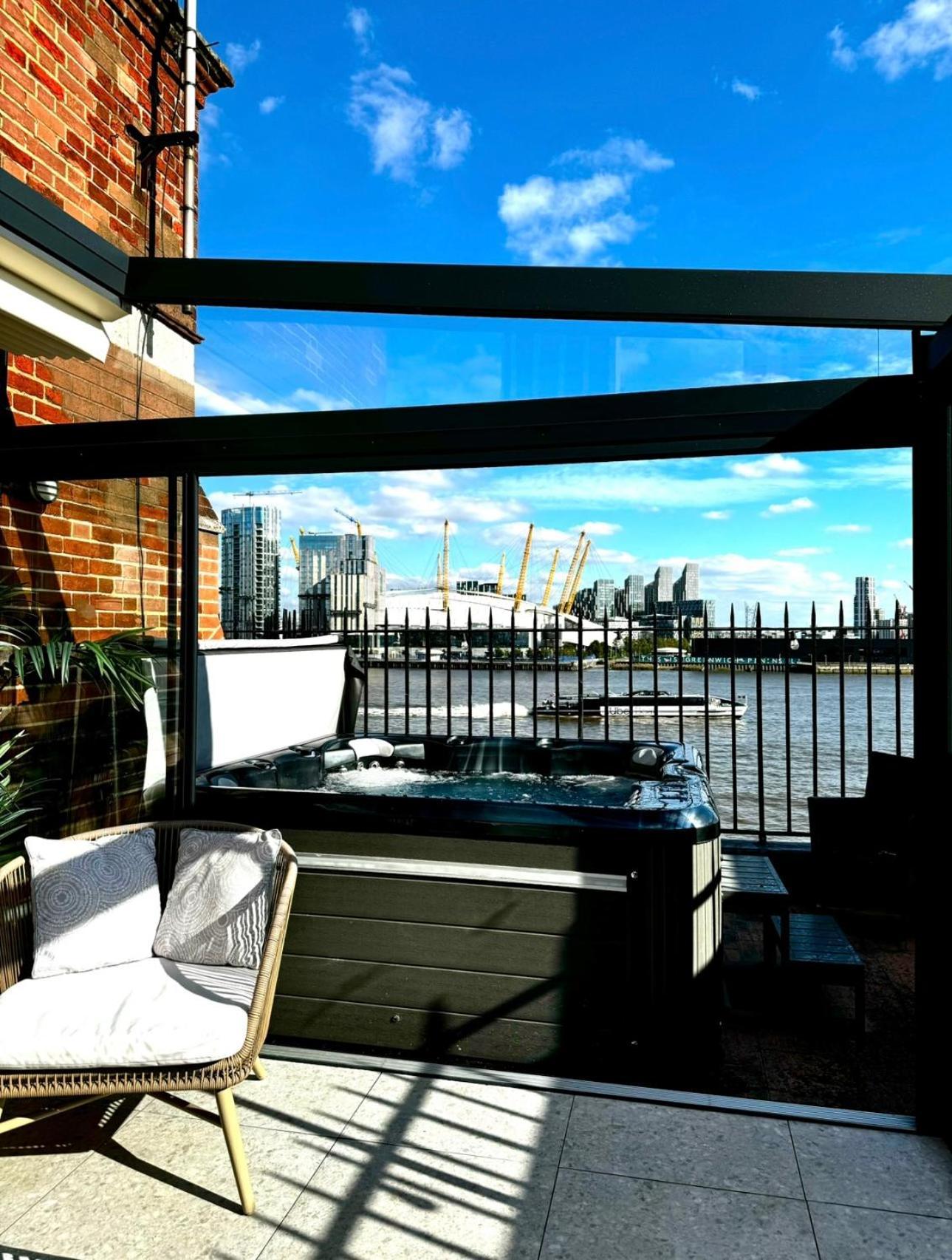 Appartement 3 X Bedroom Riverside Flat With Hot Tub On Roof Terrace Londres