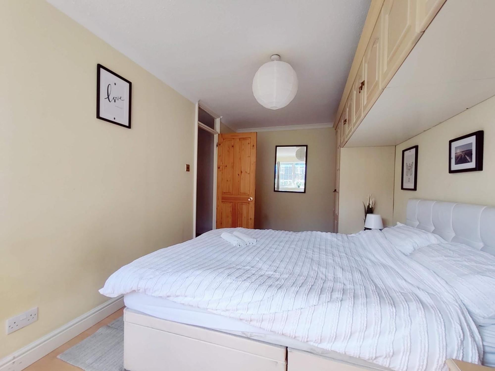 Spacious 3 Bedroom Whitechapel - 9 Mins From Tower Bridge With Free Parking & Garden Londres