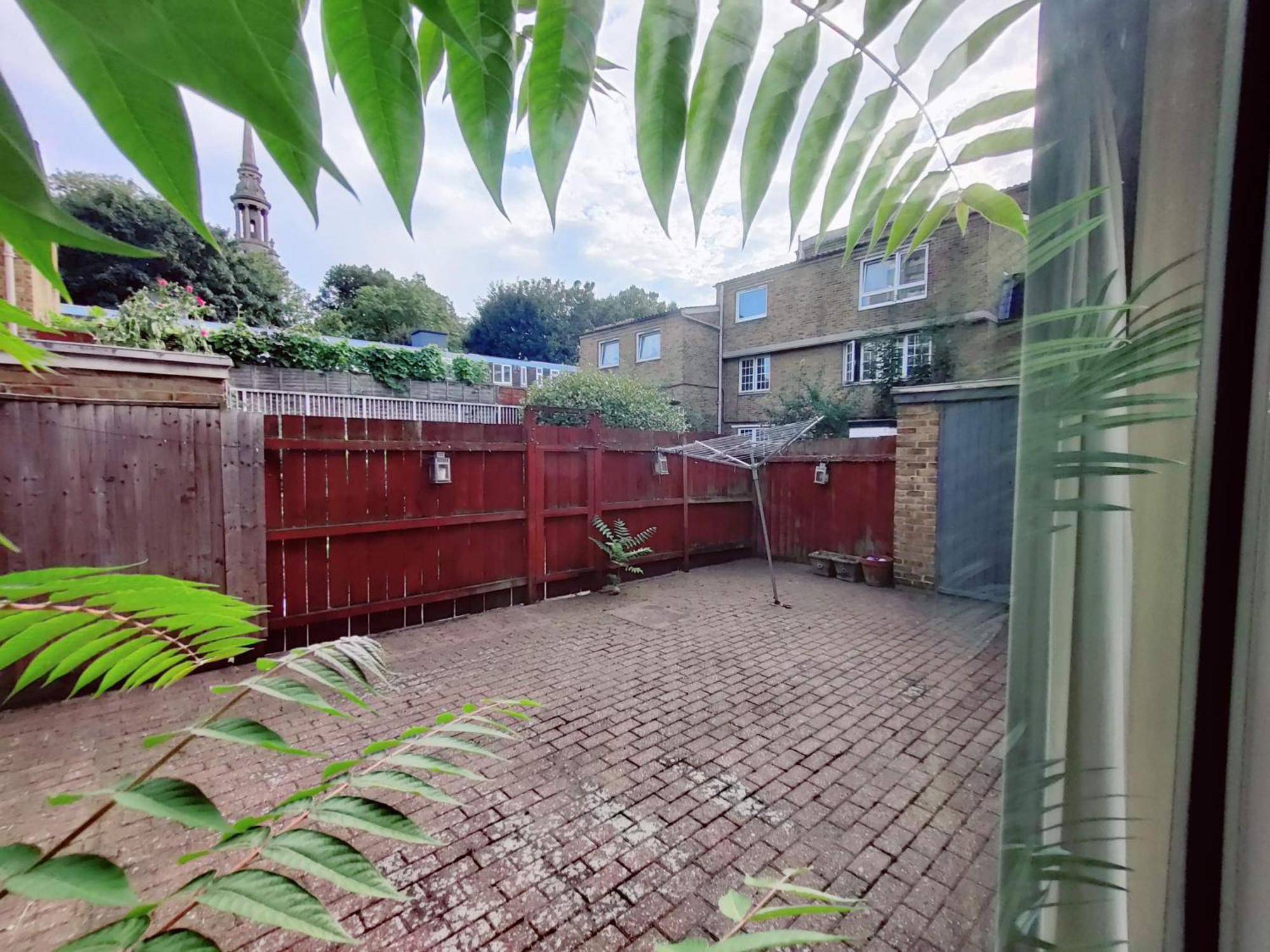 Spacious 3 Bedroom Whitechapel - 9 Mins From Tower Bridge With Free Parking & Garden Hébergement de vacances *