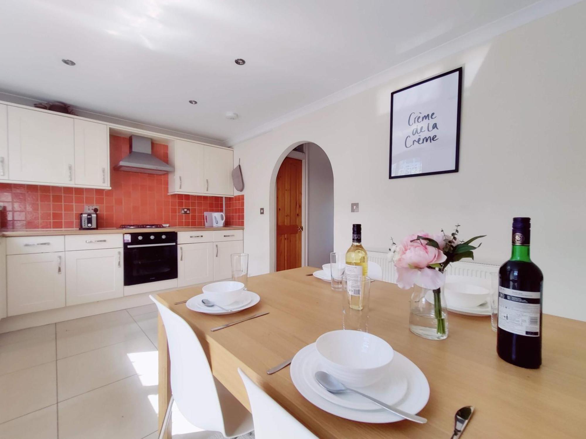 Hébergement de vacances Spacious 3 Bedroom Whitechapel - 9 Mins From Tower Bridge With Free Parking & Garden