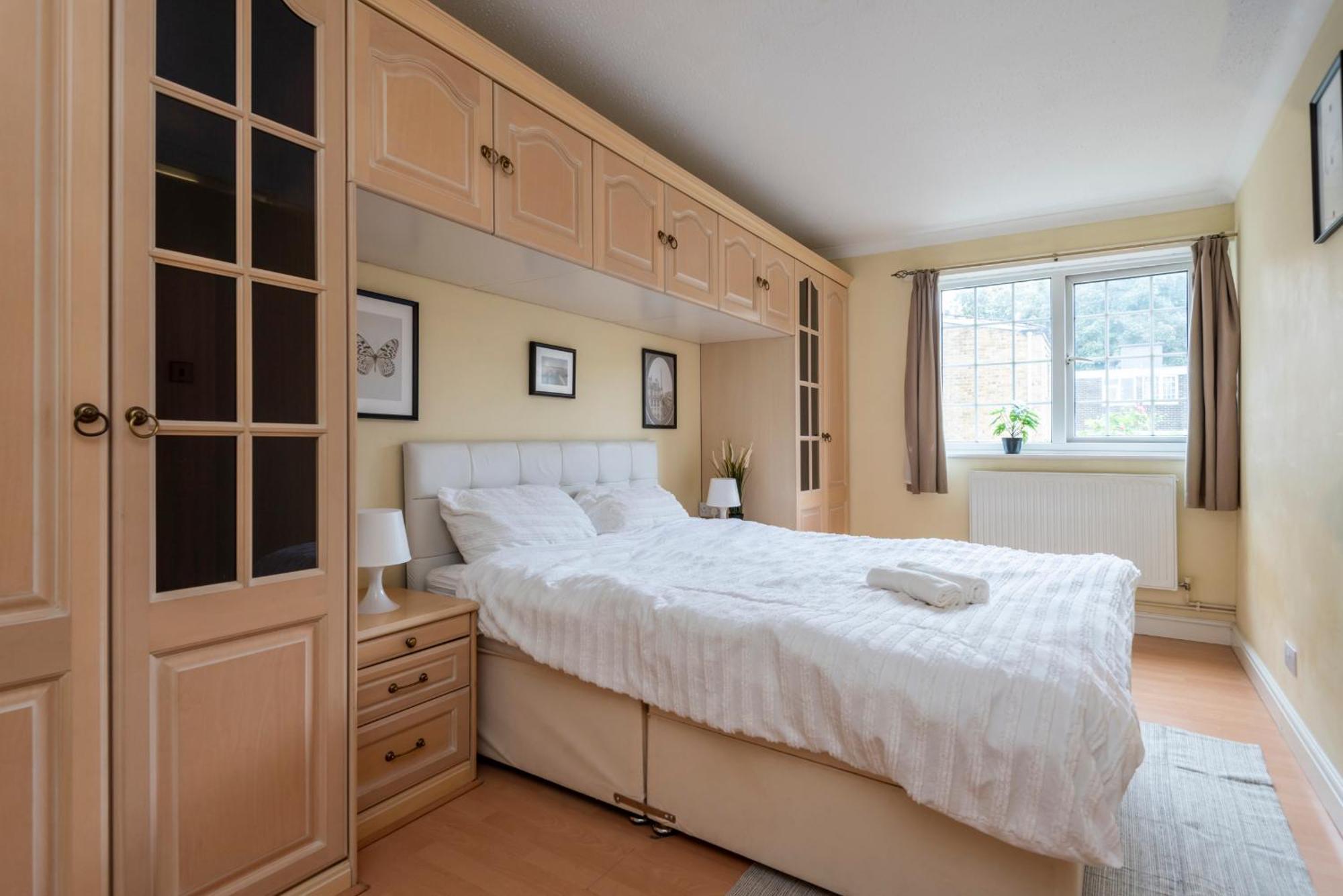 Spacious 3 Bedroom Whitechapel - 9 Mins From Tower Bridge With Free Parking & Garden