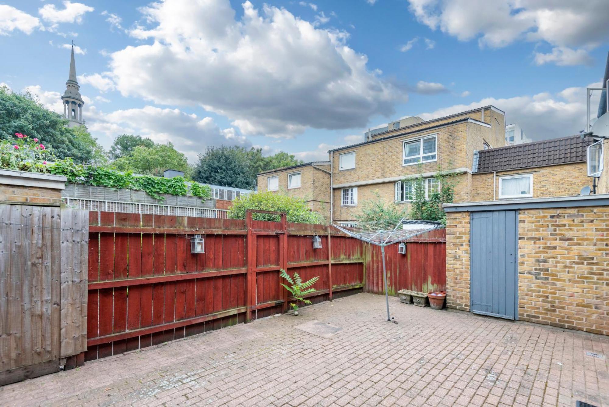 Spacious 3 Bedroom Whitechapel - 9 Mins From Tower Bridge With Free Parking & Garden Hébergement de vacances Londres