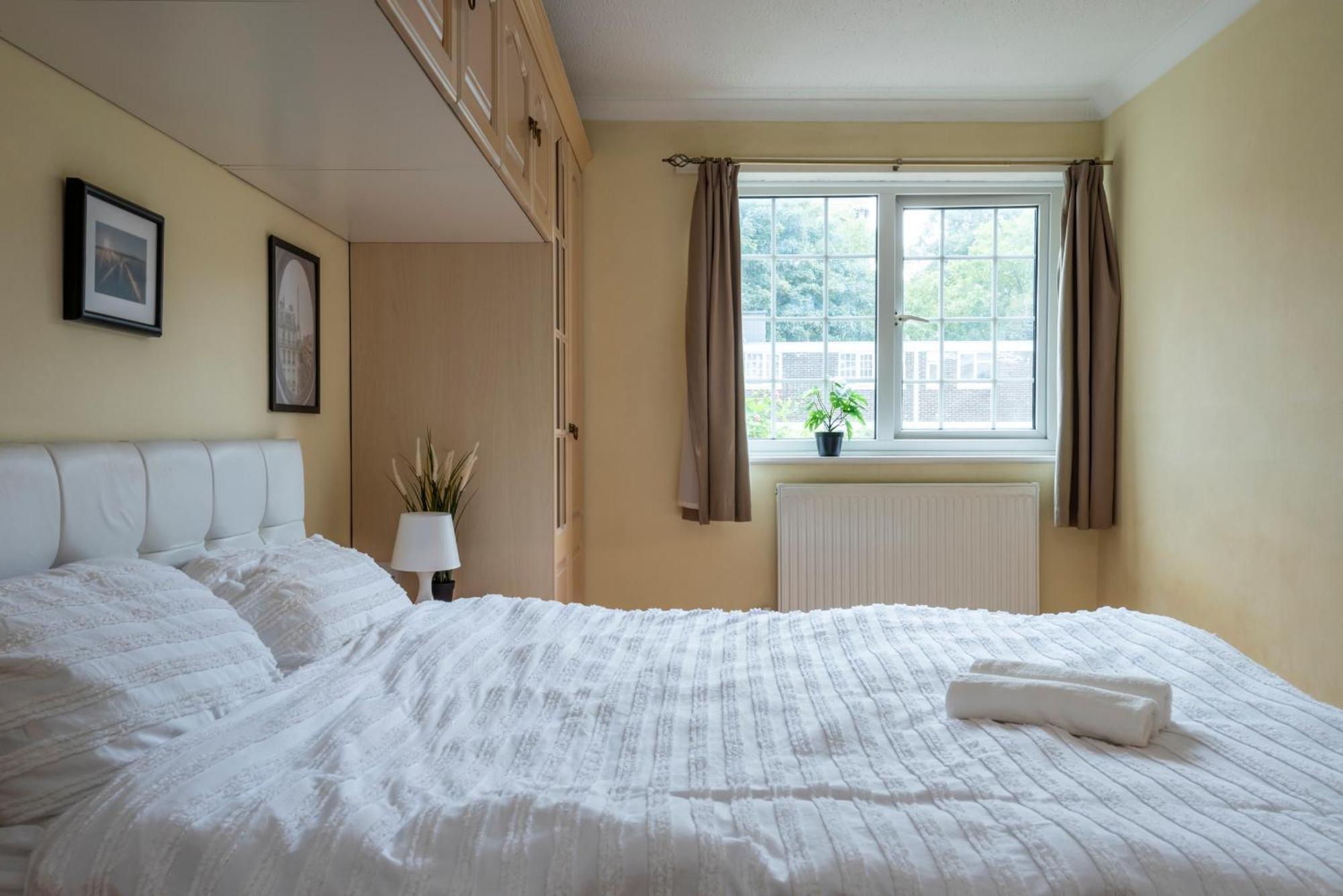 Spacious 3 Bedroom Whitechapel - 9 Mins From Tower Bridge With Free Parking & Garden