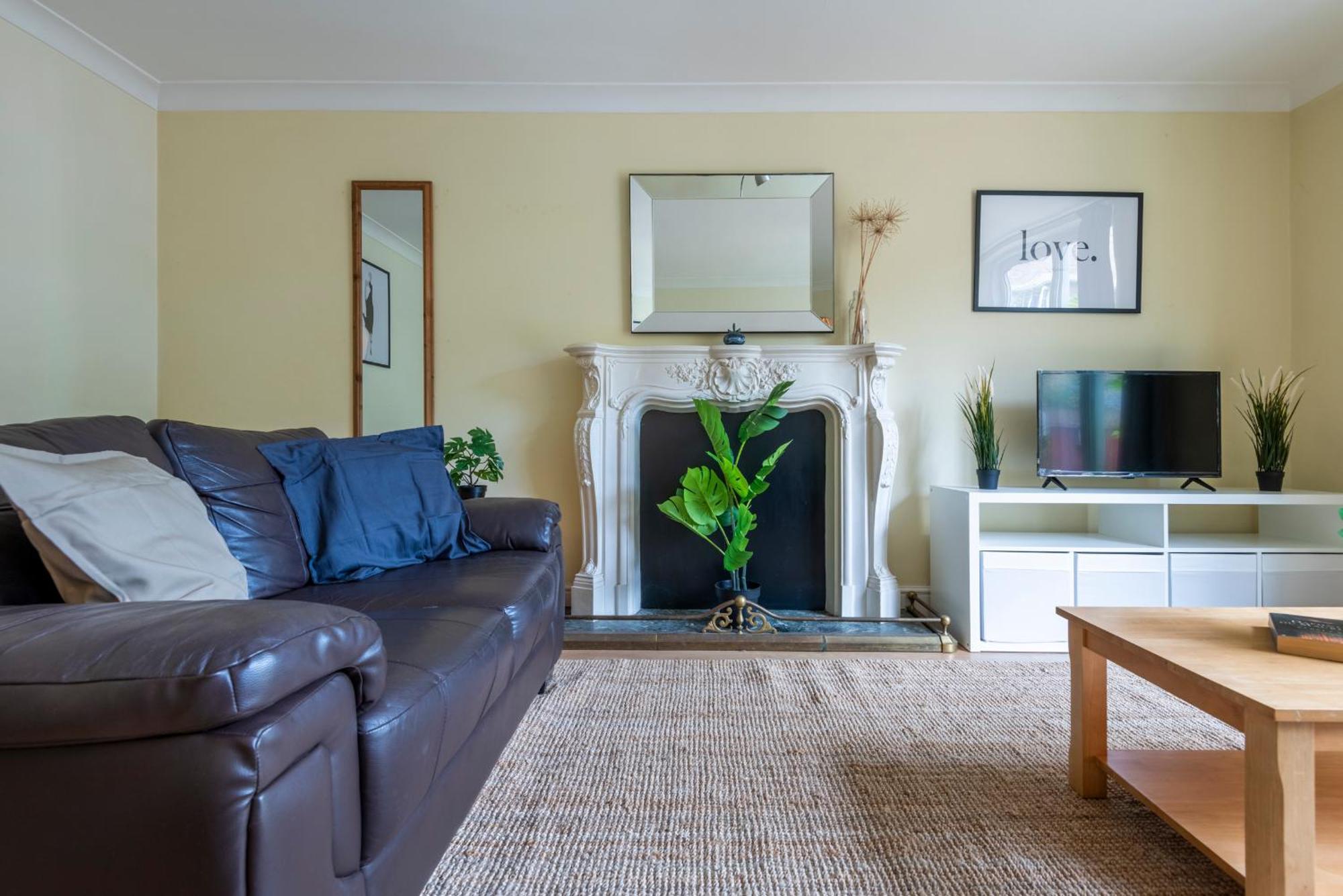 Hébergement de vacances Spacious 3 Bedroom Whitechapel - 9 Mins From Tower Bridge With Free Parking & Garden *