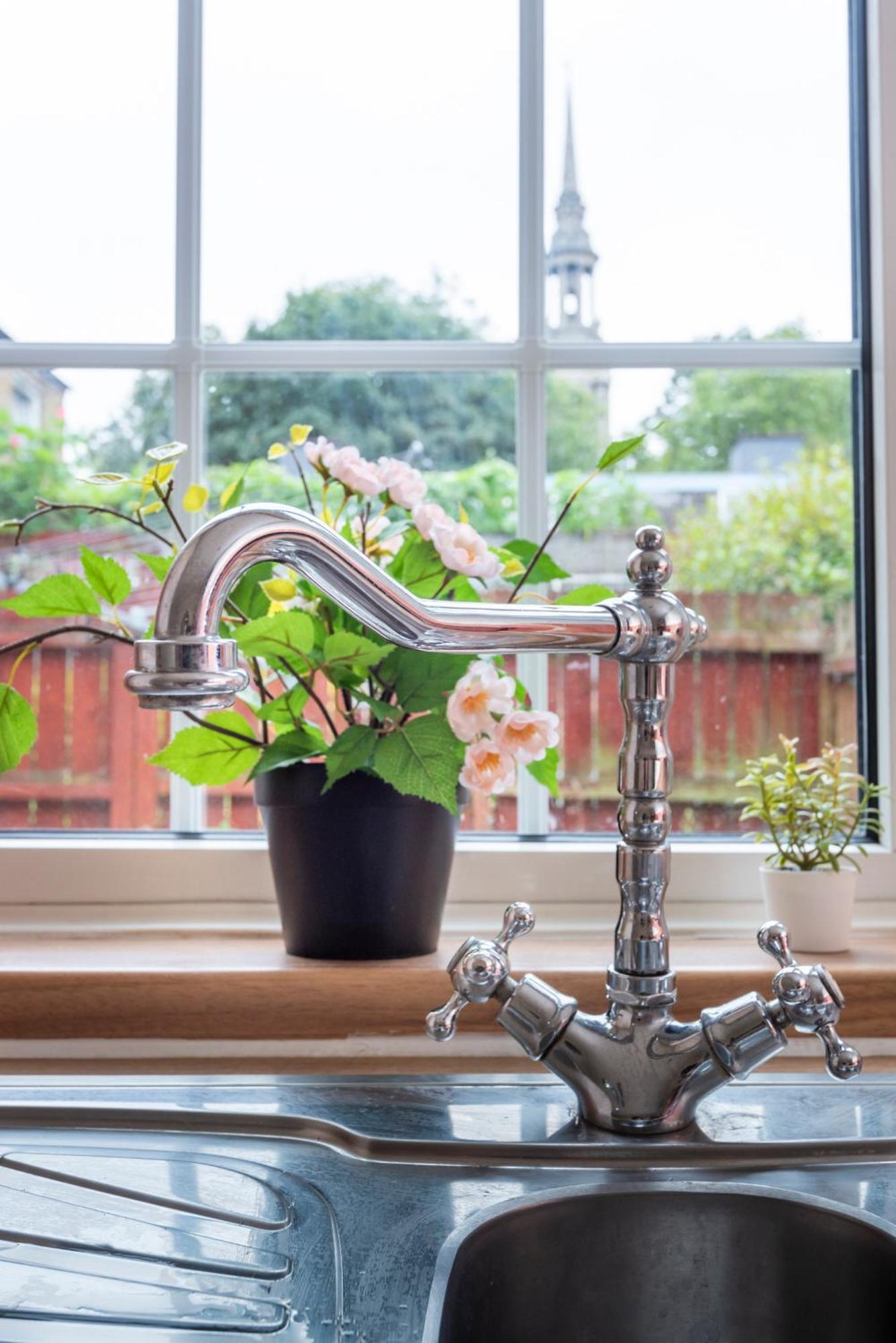 Hébergement de vacances Spacious 3 Bedroom Whitechapel - 9 Mins From Tower Bridge With Free Parking & Garden