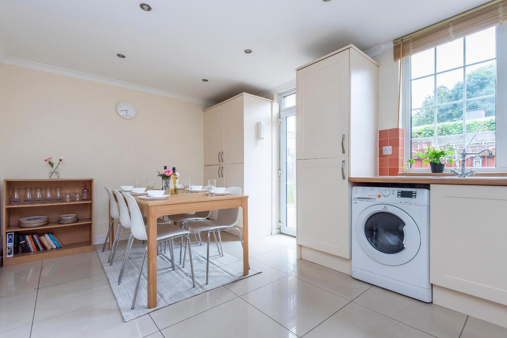 Hébergement de vacances Spacious 3 Bedroom Whitechapel - 9 Mins From Tower Bridge With Free Parking & Garden *