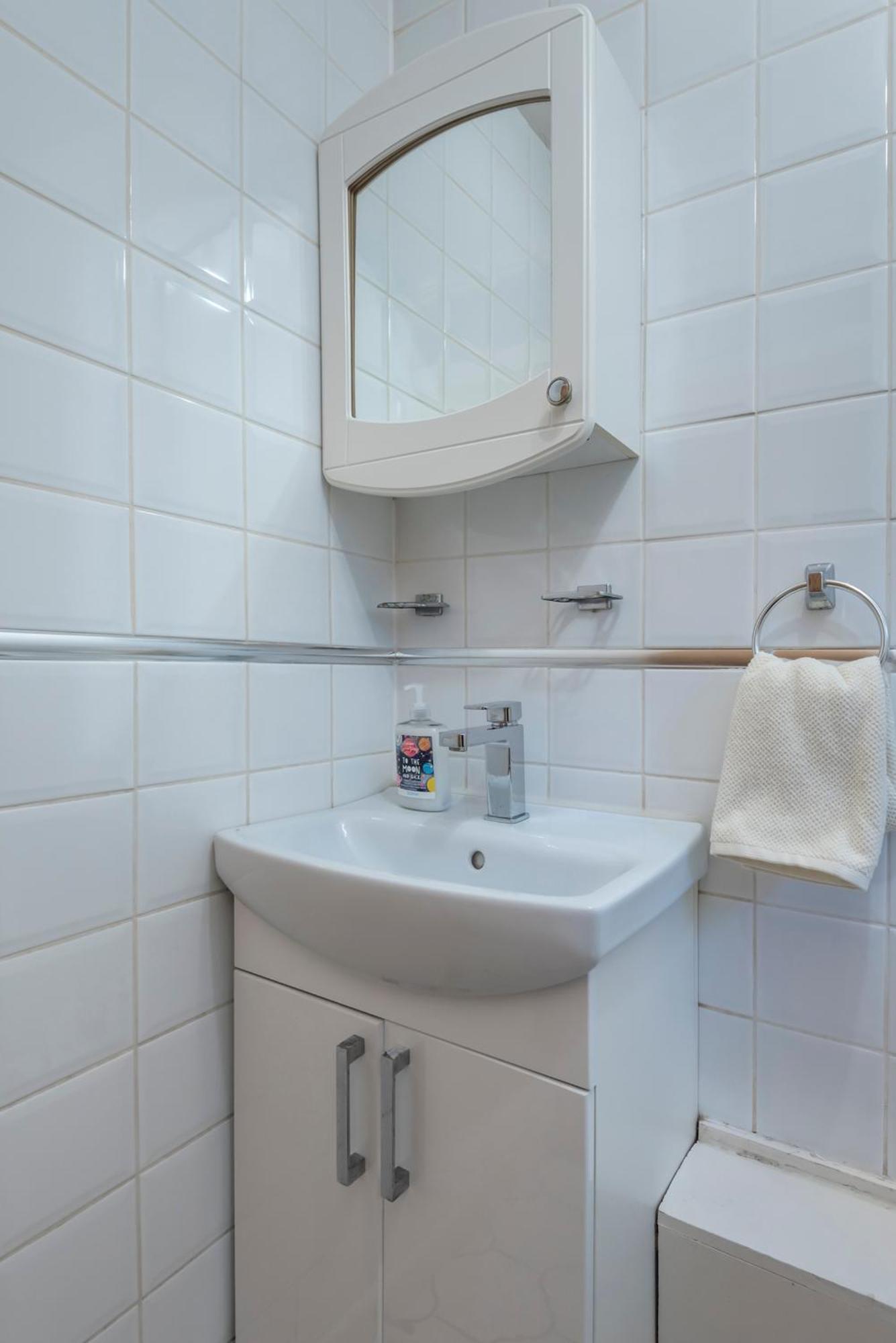 Hébergement de vacances Spacious 3 Bedroom Whitechapel - 9 Mins From Tower Bridge With Free Parking & Garden Londres