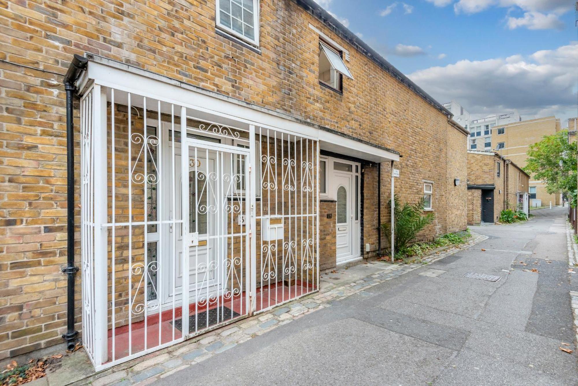 Spacious 3 Bedroom Whitechapel - 9 Mins From Tower Bridge With Free Parking & Garden * Londres