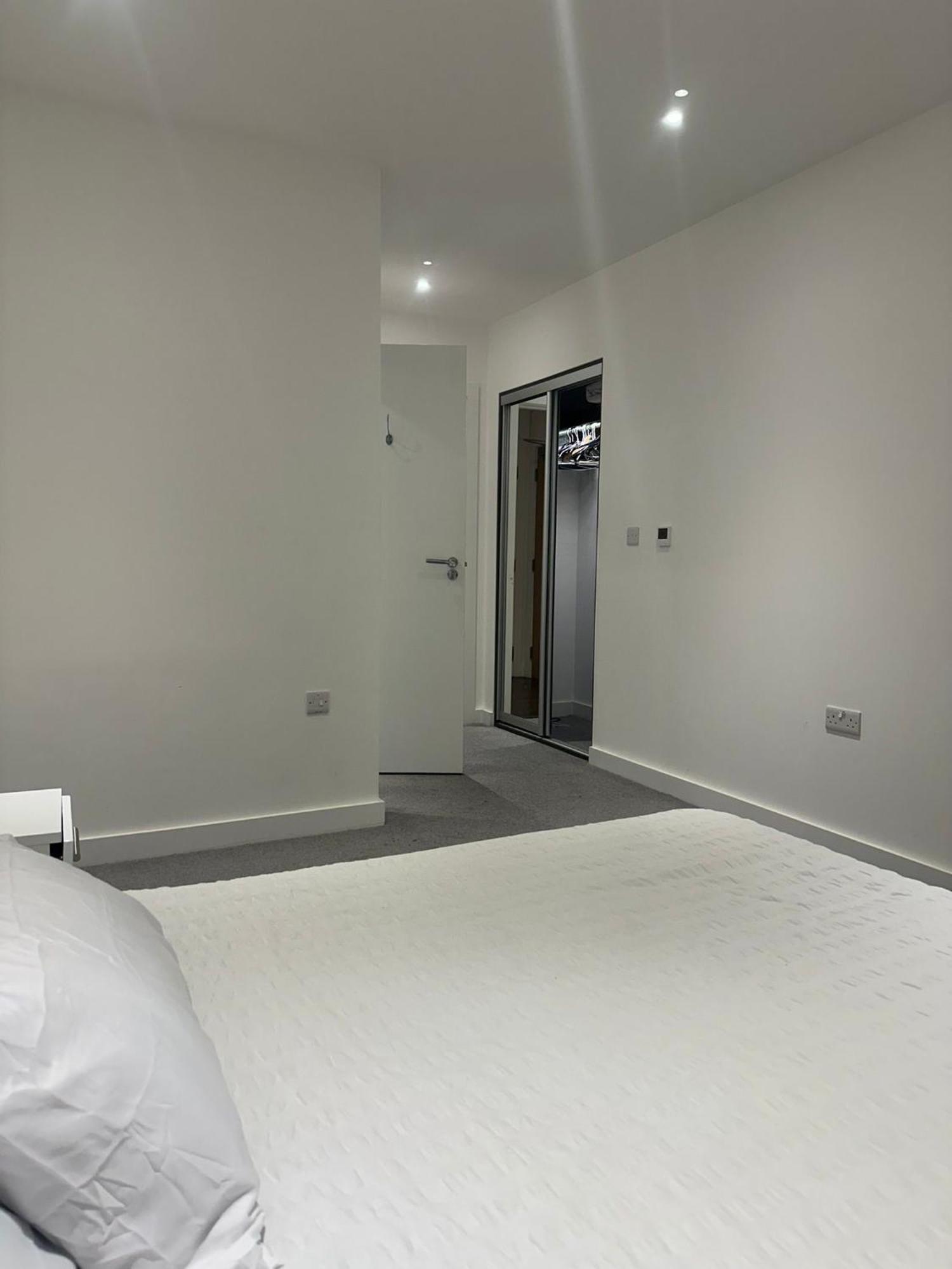 Appartement A Beautiful Two Bedroom Two Bathroom Apartment, A Few Minutes From The Iconic 02 Arena *