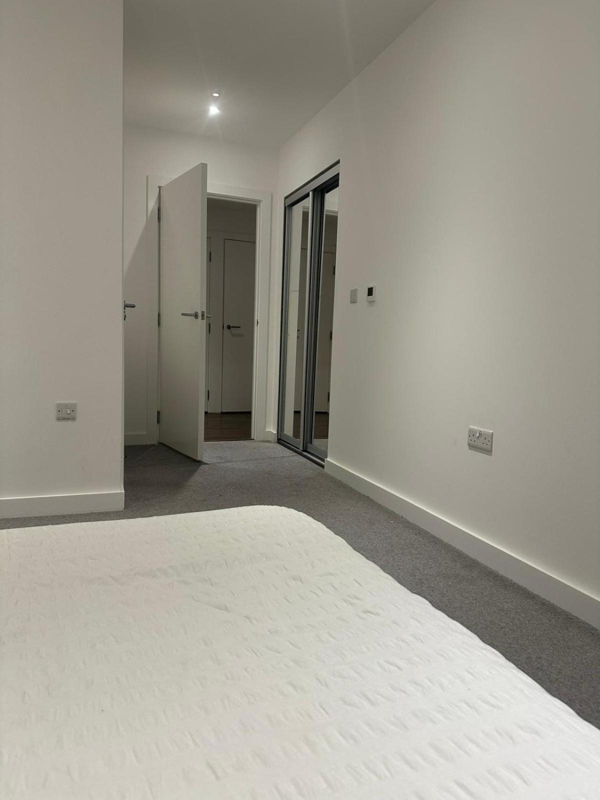 A Beautiful Two Bedroom Two Bathroom Apartment, A Few Minutes From The Iconic 02 Arena Appartement