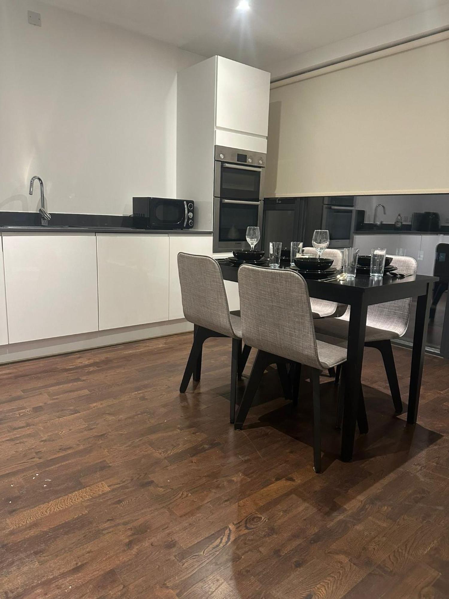 A Beautiful Two Bedroom Two Bathroom Apartment, A Few Minutes From The Iconic 02 Arena * Londres