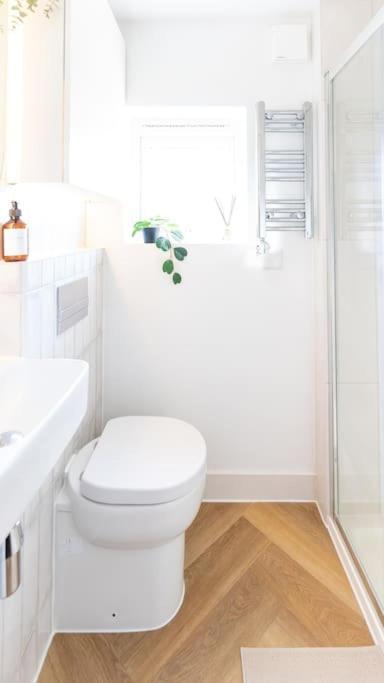 Stunning Cosy Near 02, Canary Wharf Londres