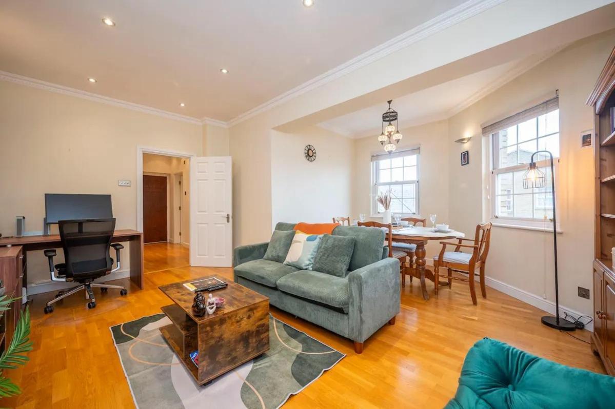 Appartement Gated Riverside Se16 With Parking Pass The Keys Londres