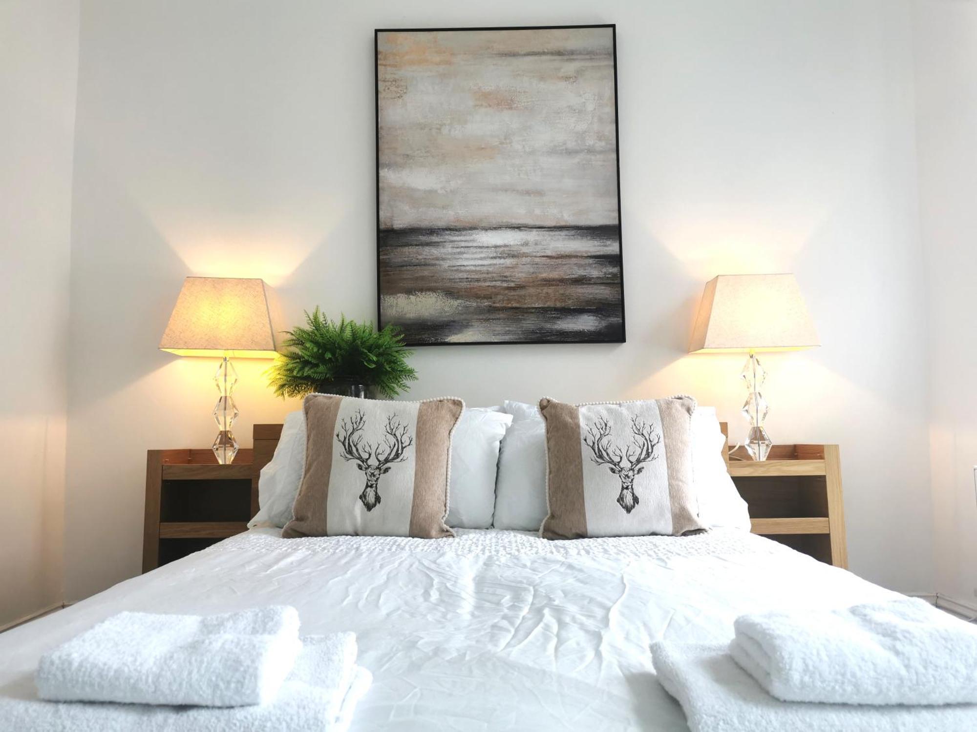 No 10 Spacious 2-bedroom House In Stratford With Parking For Up To Six Сasa de vacaciones *