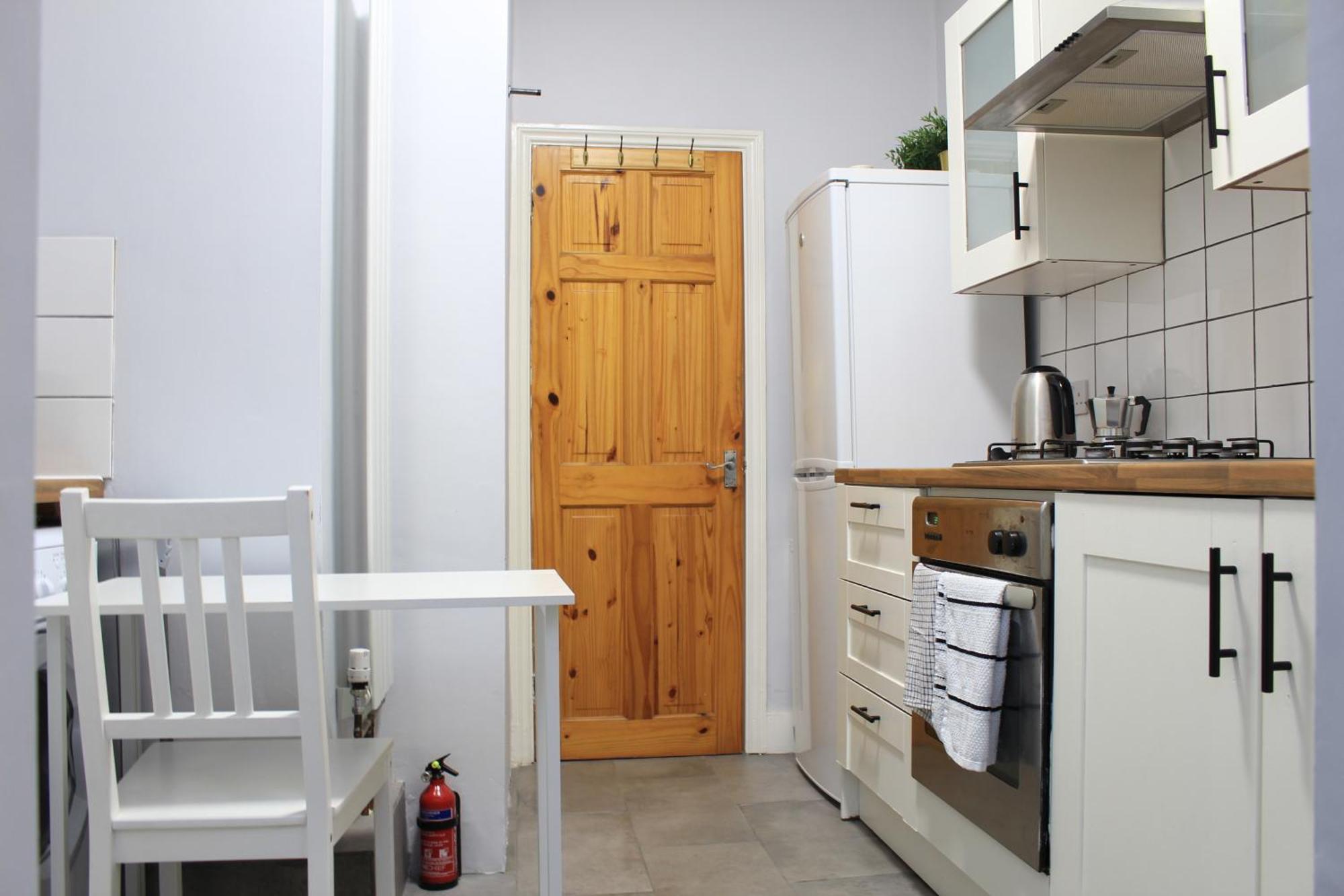 Modern Ground Floor Flat - 15 Min To Central * London