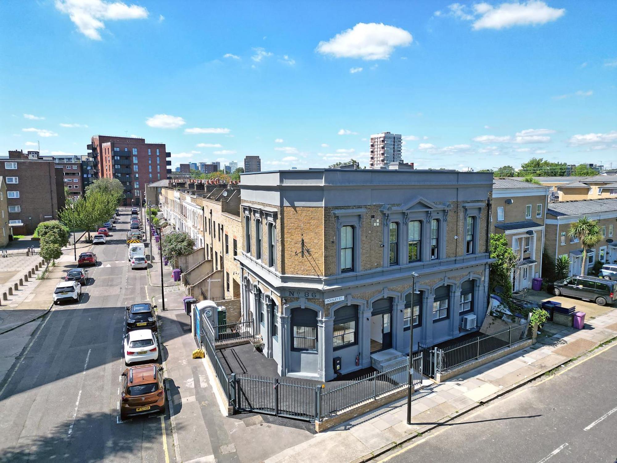 Exquisite 3br Duplex Period Conversion, Air-con & Amenities Apartamento
