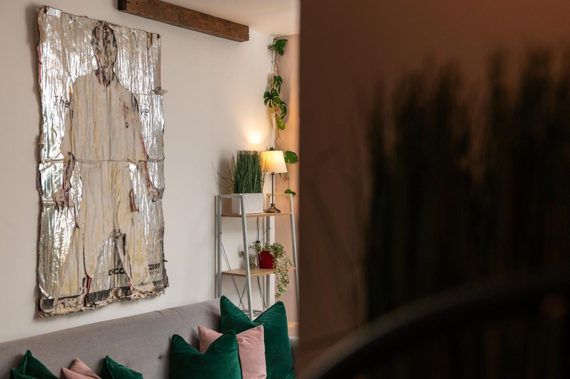 Apartamento 1br Stylish Flat By Hostarahomes, Near Liverpool Street, Prime Location, Sleeps Up To 4 *