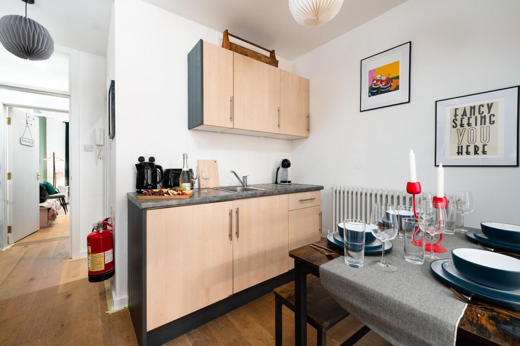 Apartamento 1br Stylish Flat By Hostarahomes, Near Liverpool Street, Prime Location, Sleeps Up To 4