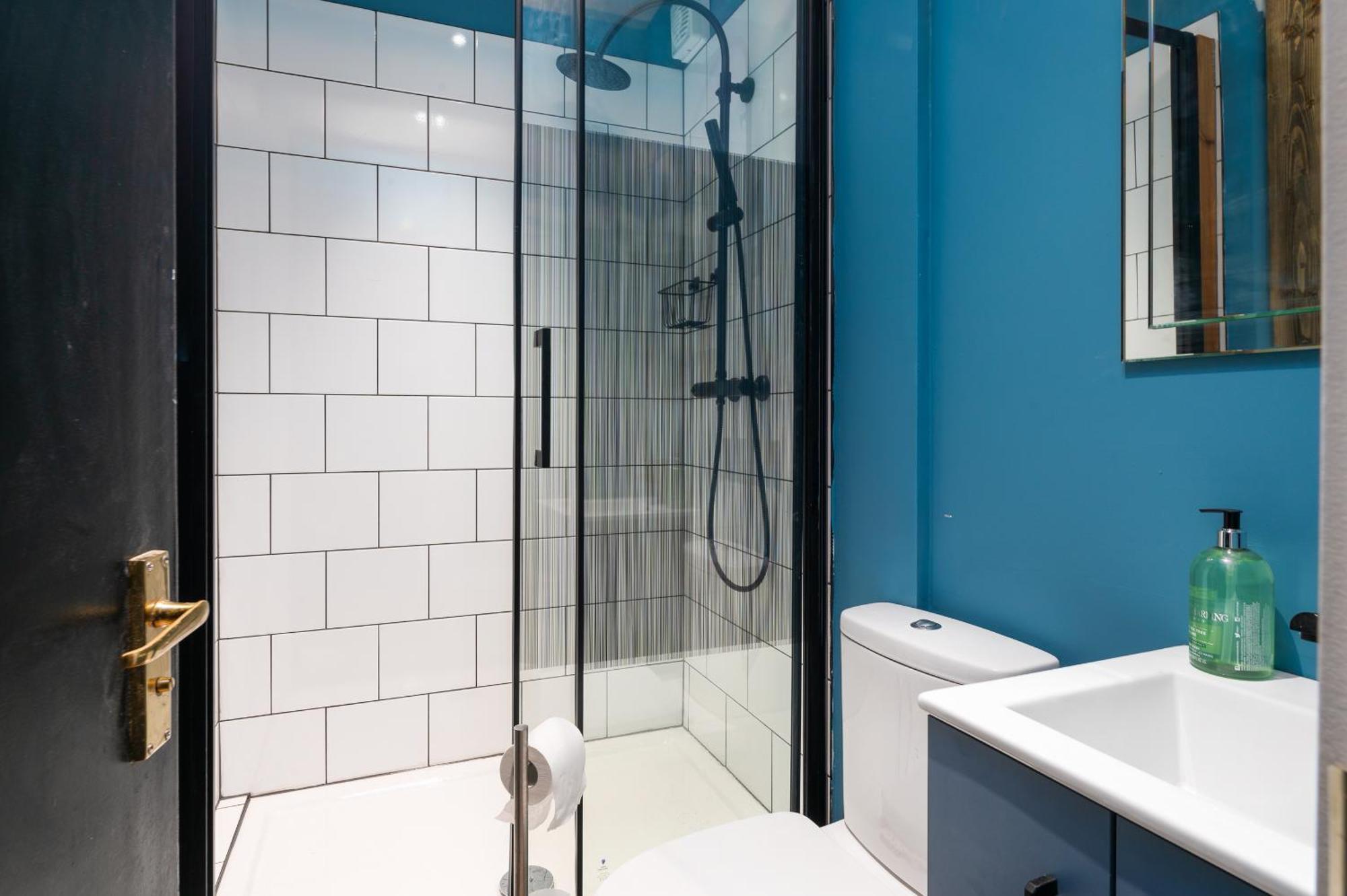 1br Stylish Flat By Hostarahomes, Near Liverpool Street, Prime Location, Sleeps Up To 4 * Londres