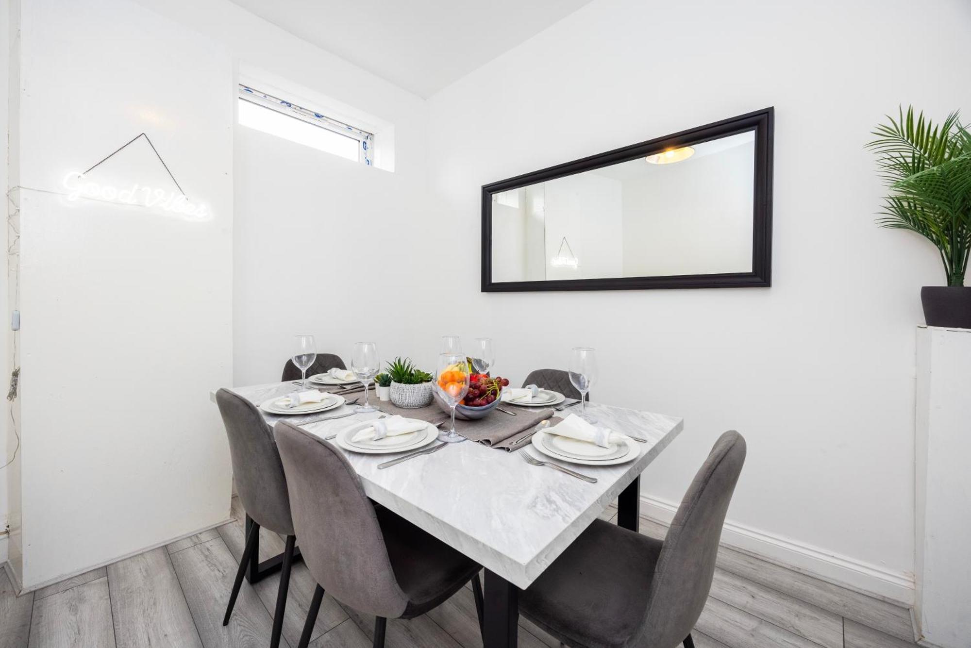 Quick Access To City, Self Check-in! Apartamento