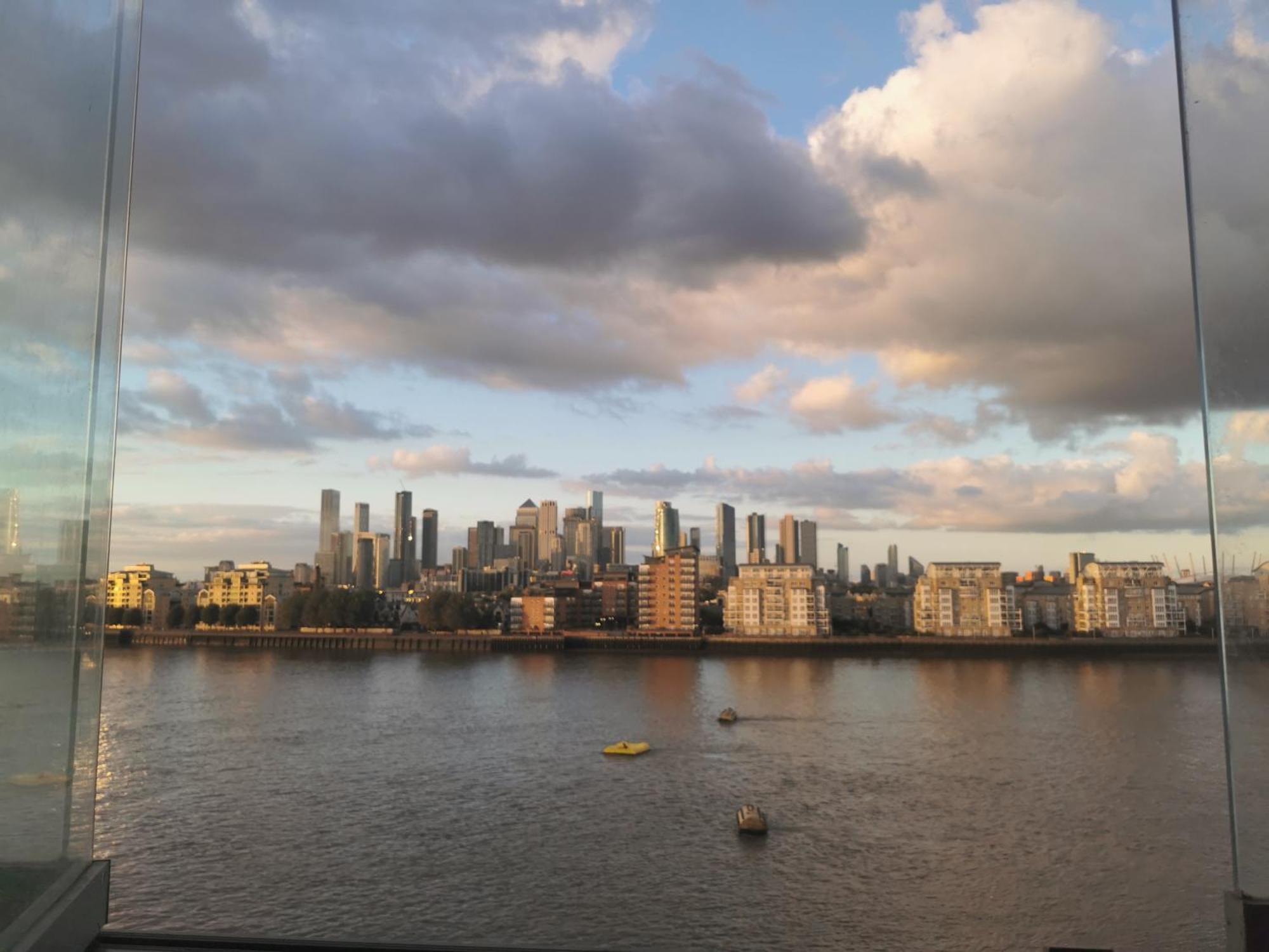 In Flat With Stunning Thames River View Londres