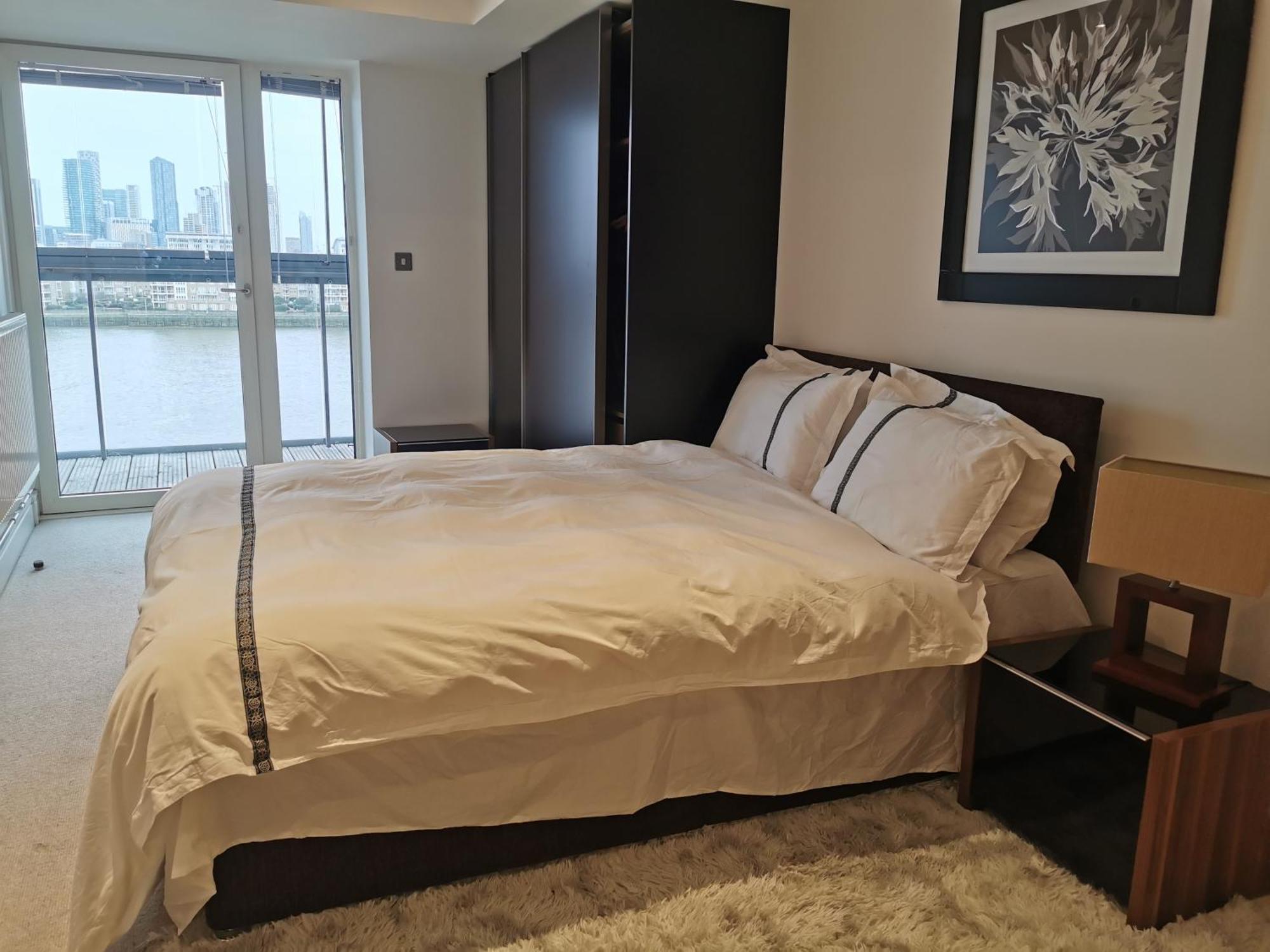 In Flat With Stunning Thames River View Hospedagem domiciliar Londres