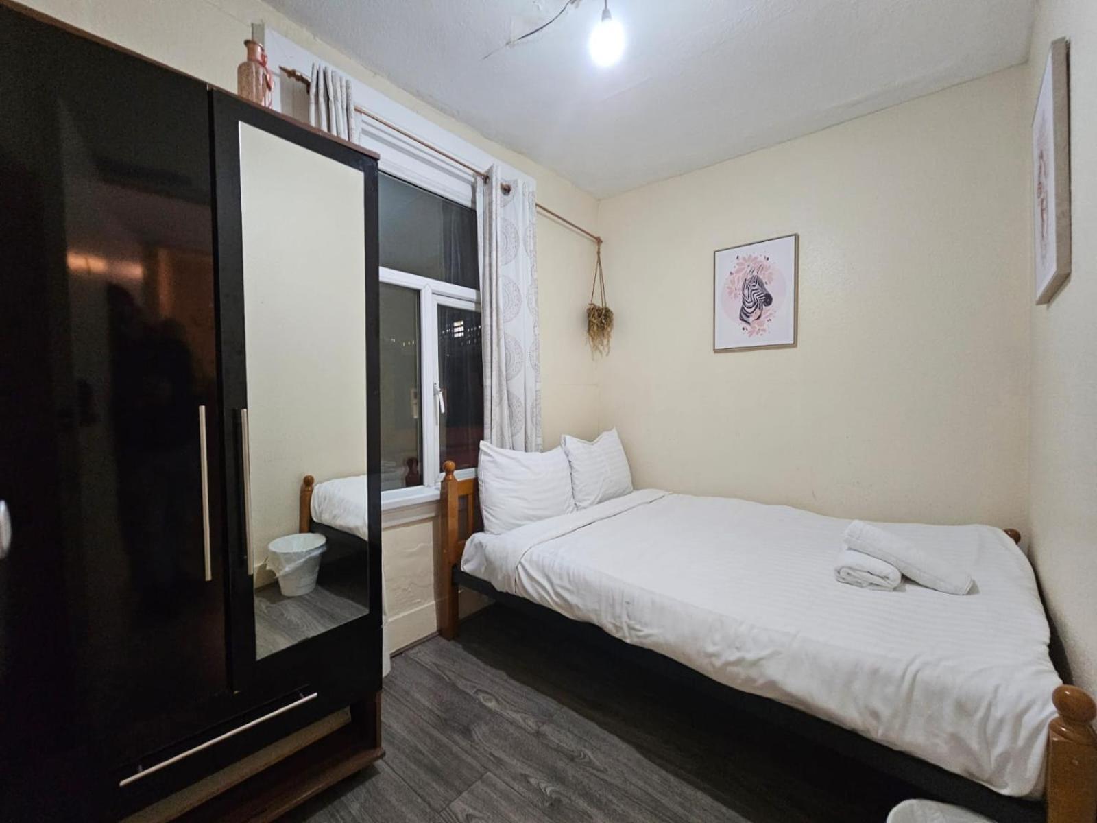 Twenty One Bed & Breakfast London