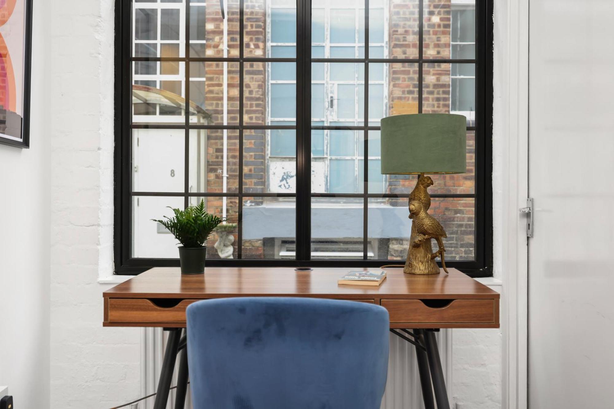Apartamento Centrally Located Spacious Three Bedroom Short Term & Flexible Renting Hackney With Free Wifi