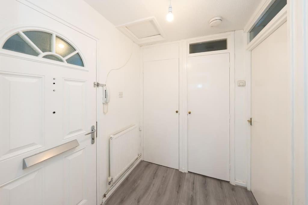 Apartamento Idyllic Stylish With Fast Speed Broadband & Free Parking Londres