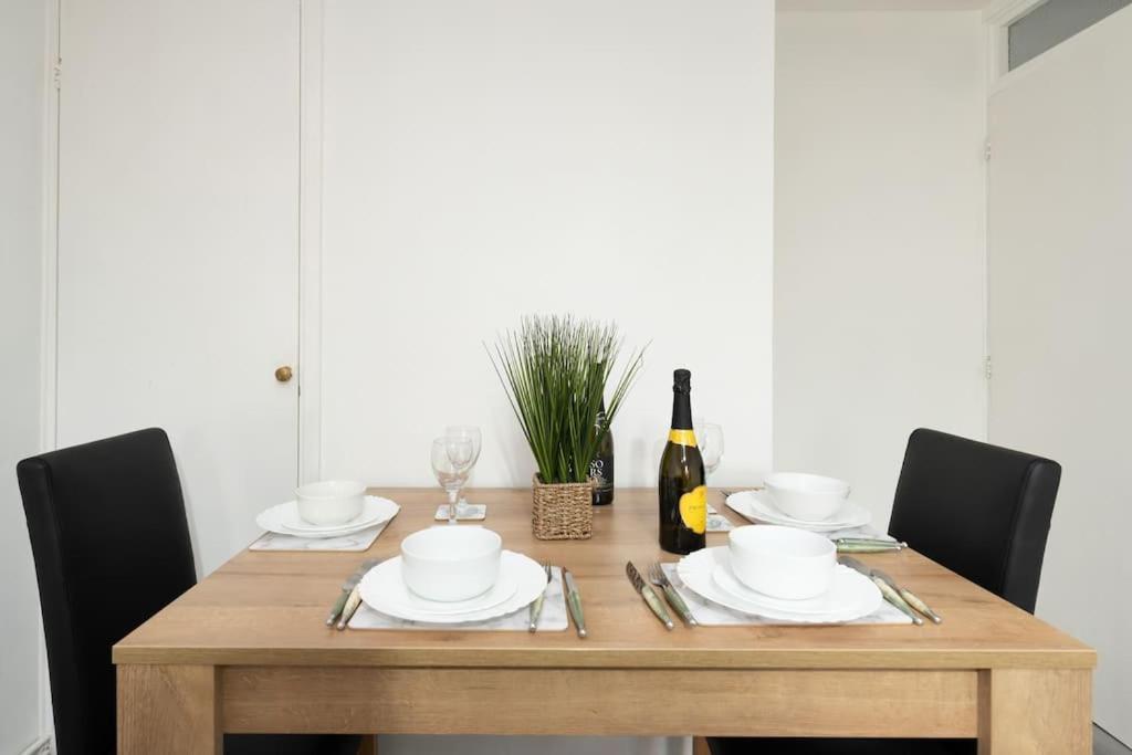Idyllic Stylish With Fast Speed Broadband & Free Parking Londres