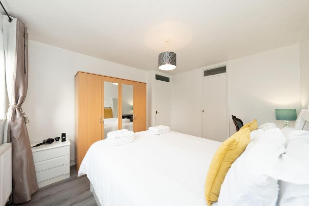 Idyllic Stylish With Fast Speed Broadband & Free Parking Londres