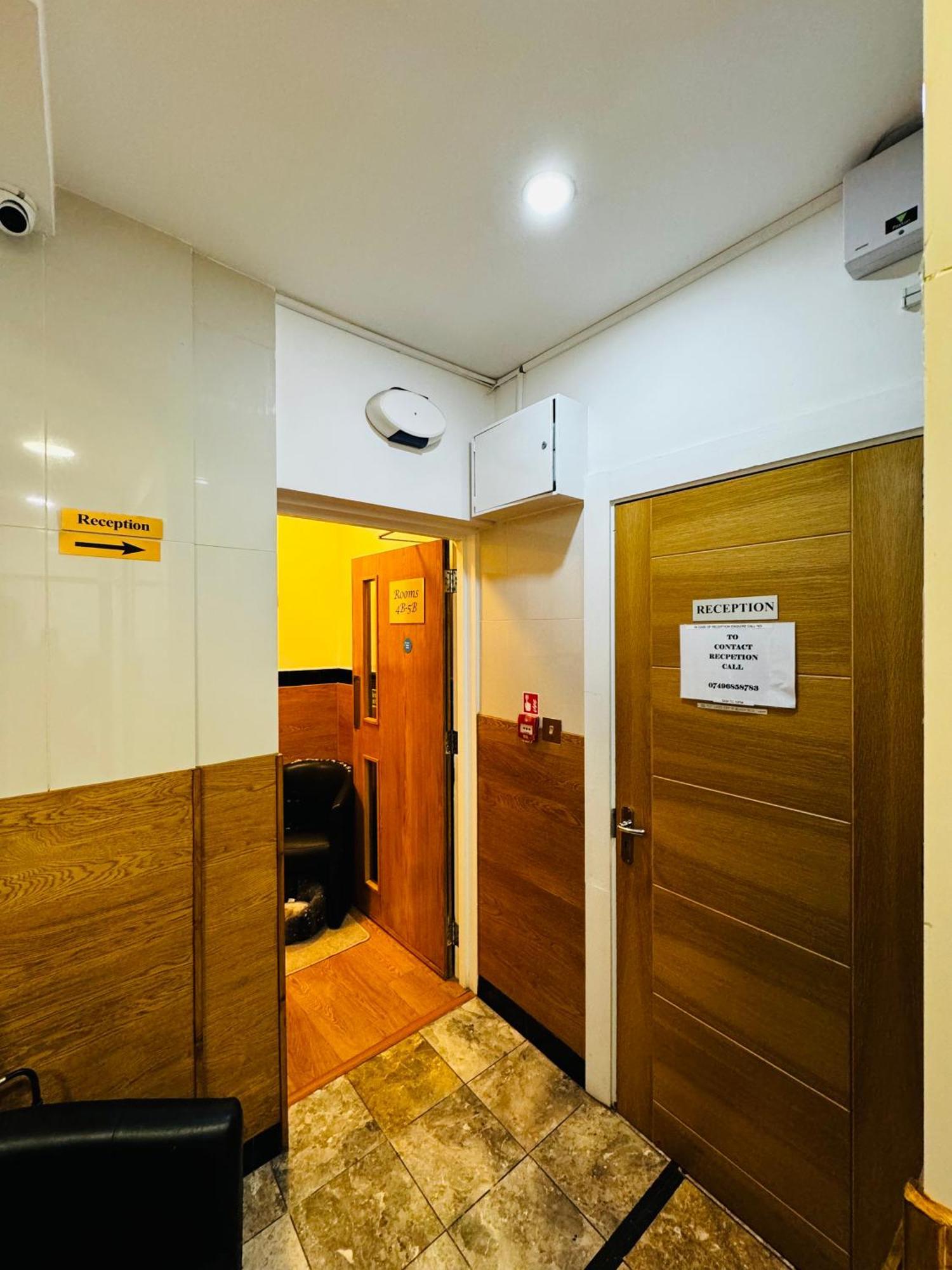 Berkley Apartahotel *