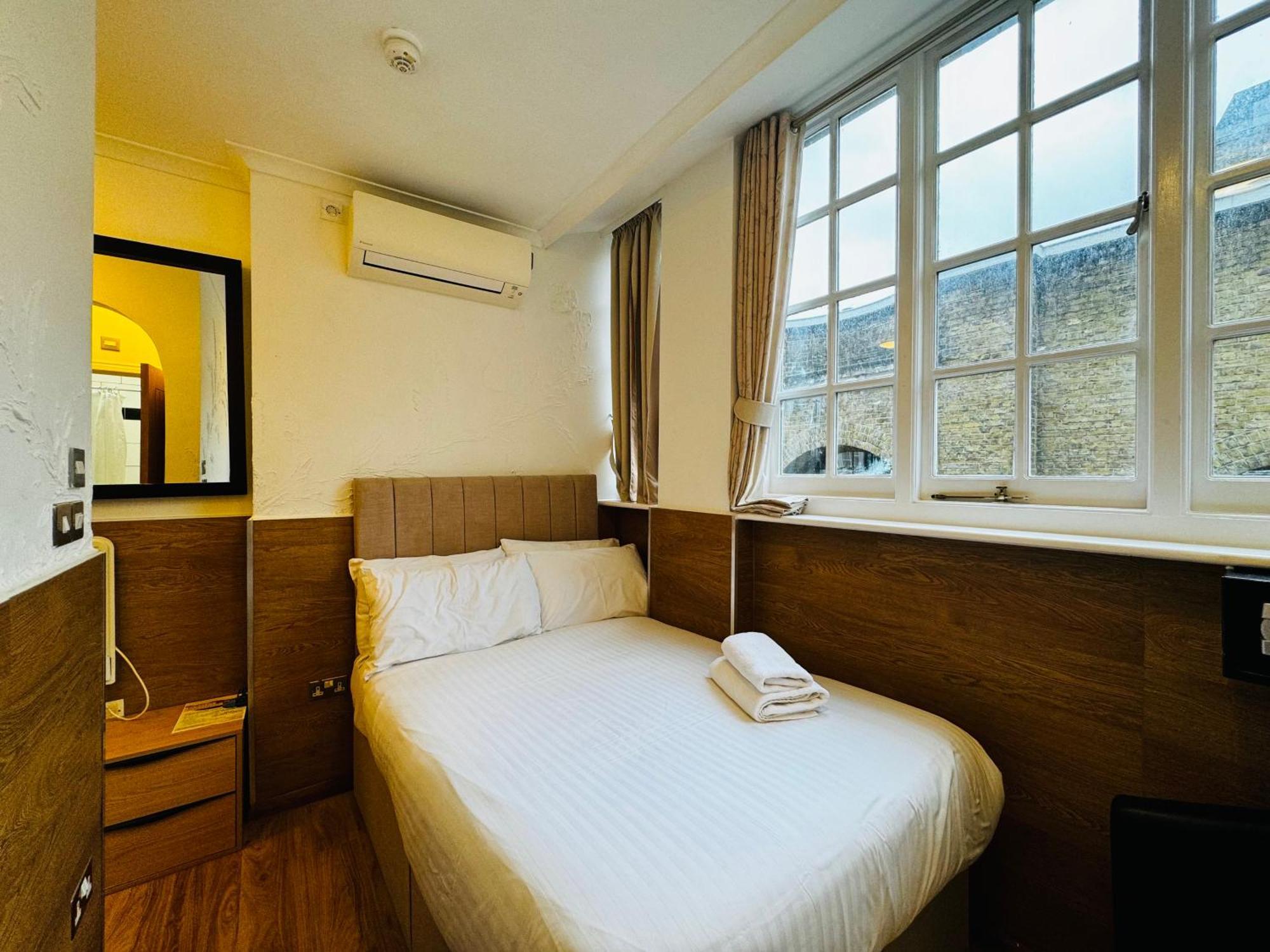 Berkley Apartahotel *