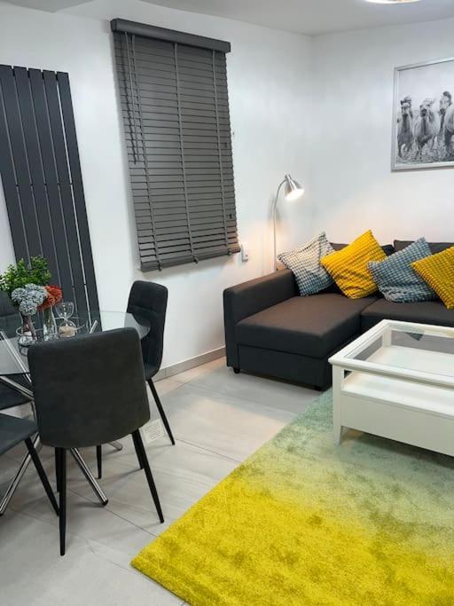 Appartement Stunning 2 Bed Located On High Street, 5 Minutes From New Cross Station, Free Parking, 1 Minute From Famous 5 Star Lit Shisha Bar And Restaurant